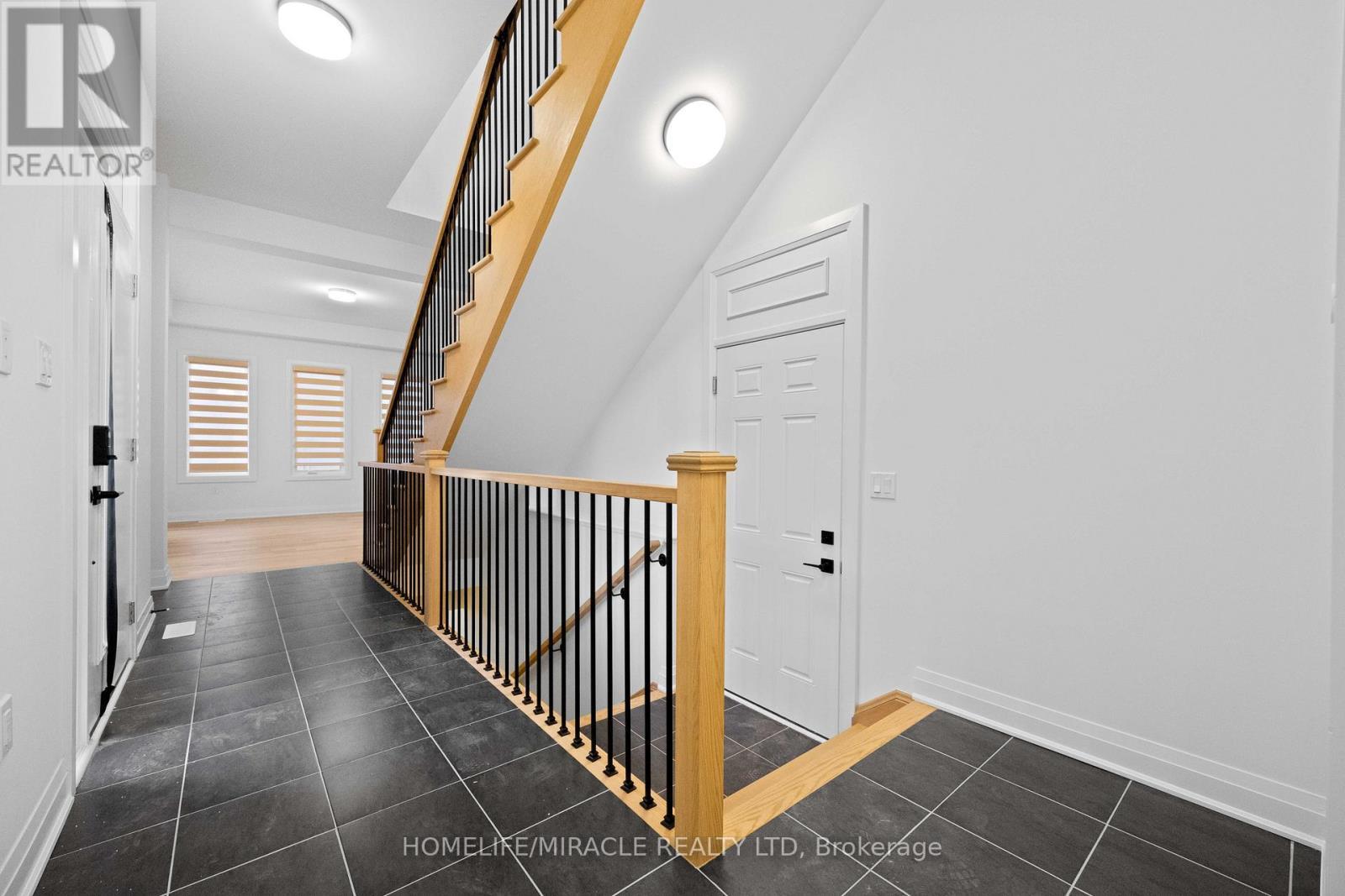 33 Spiritwood Way, Brampton, ON - Indoor Photo Showing Other Room