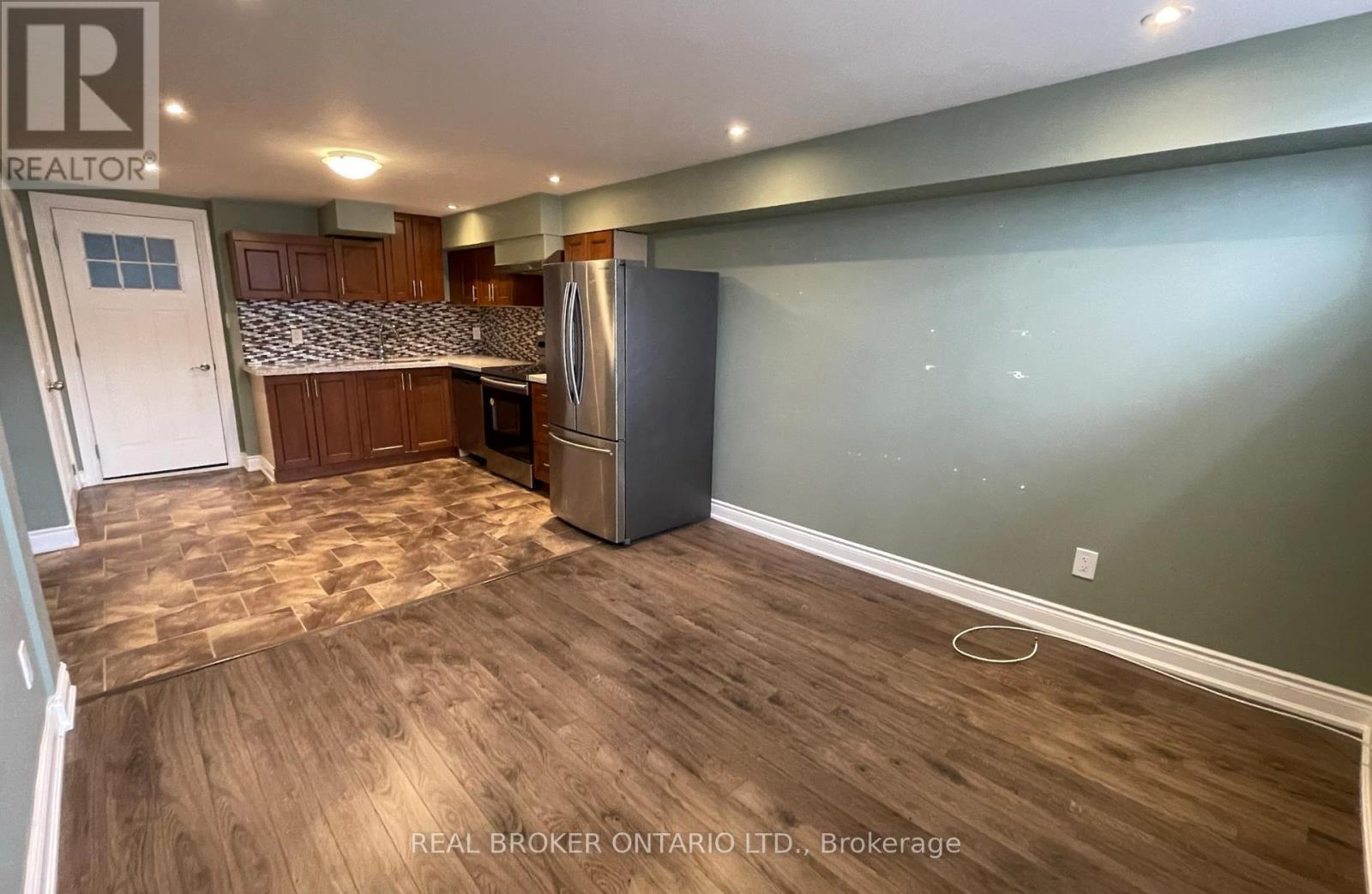 926 Flagship Drive, Mississauga, ON - Indoor