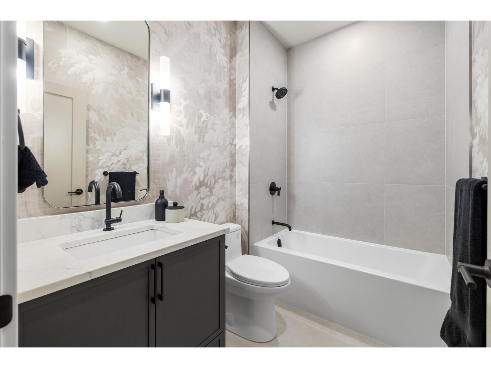 23128 96 Avenue, Langley, BC - Indoor Photo Showing Bathroom