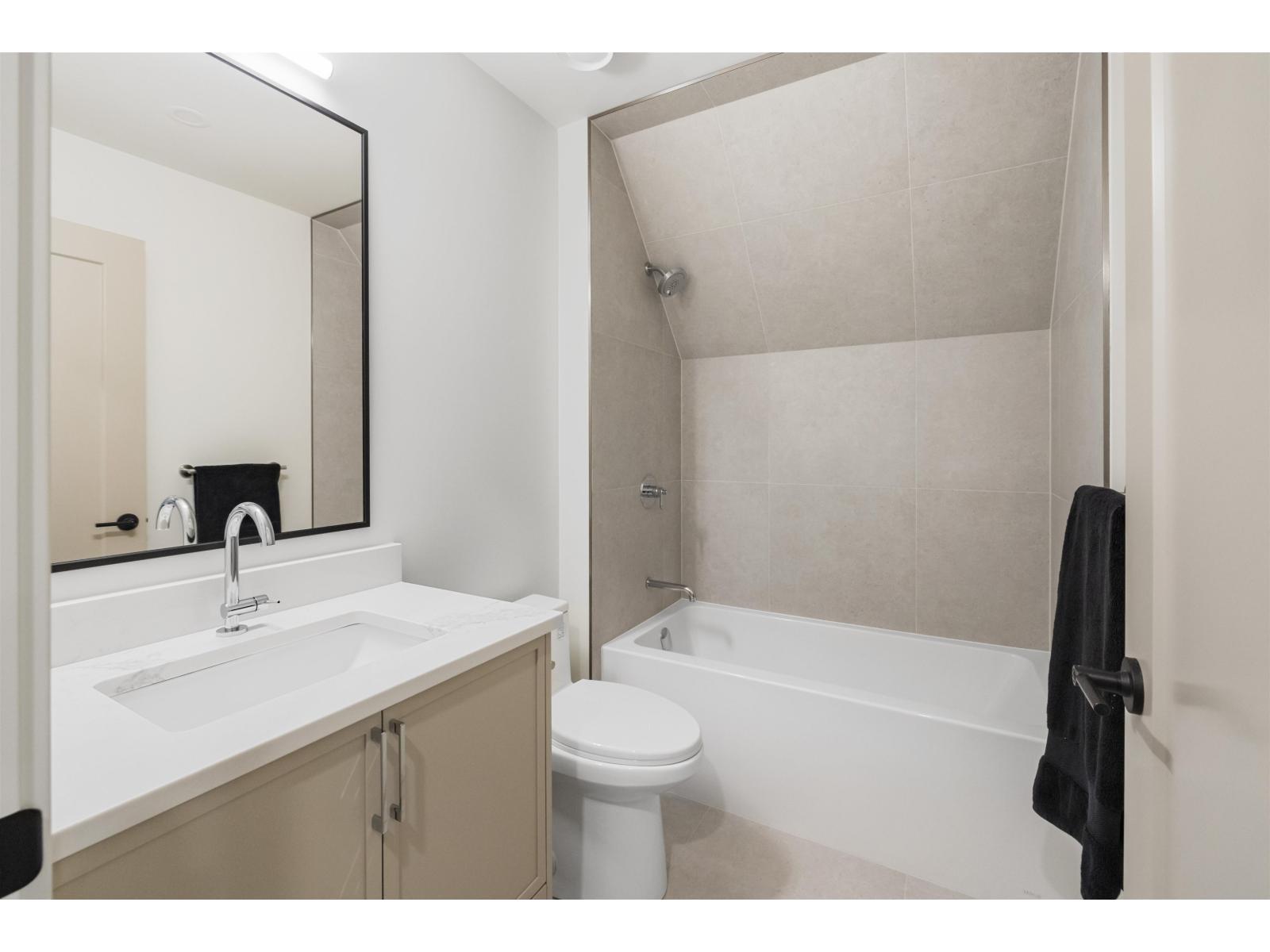 23128 96 Avenue, Langley, BC - Indoor Photo Showing Bathroom