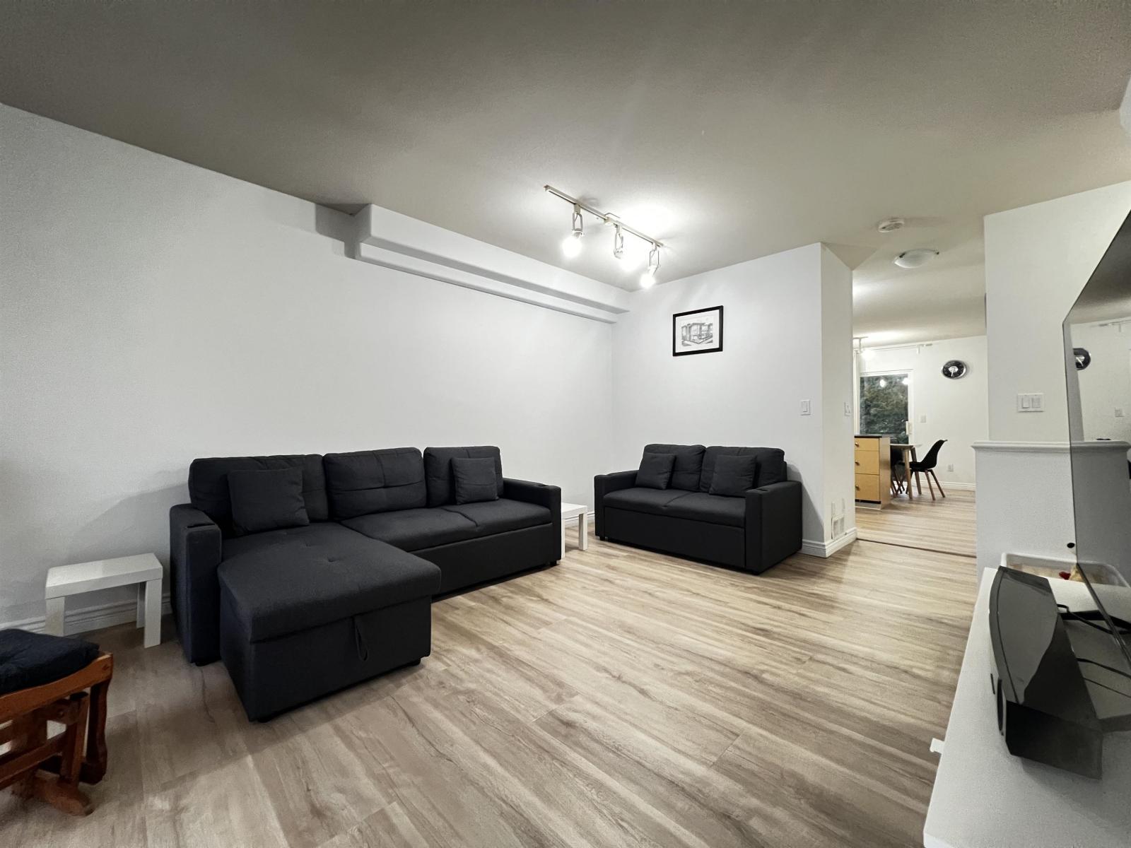 75 12110 75A Avenue, Surrey, BC - Indoor Photo Showing Living Room