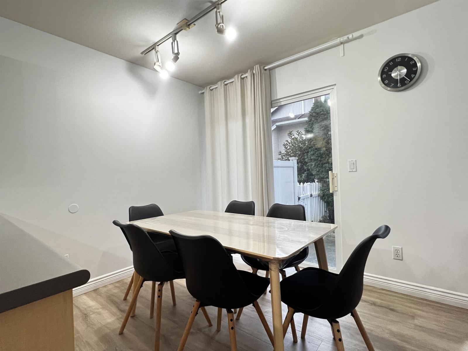 75 12110 75A Avenue, Surrey, BC - Indoor Photo Showing Dining Room