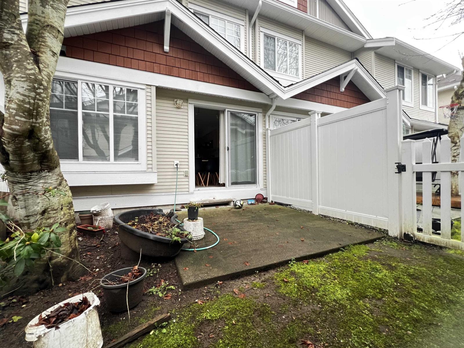 75 12110 75A Avenue, Surrey, BC - Outdoor