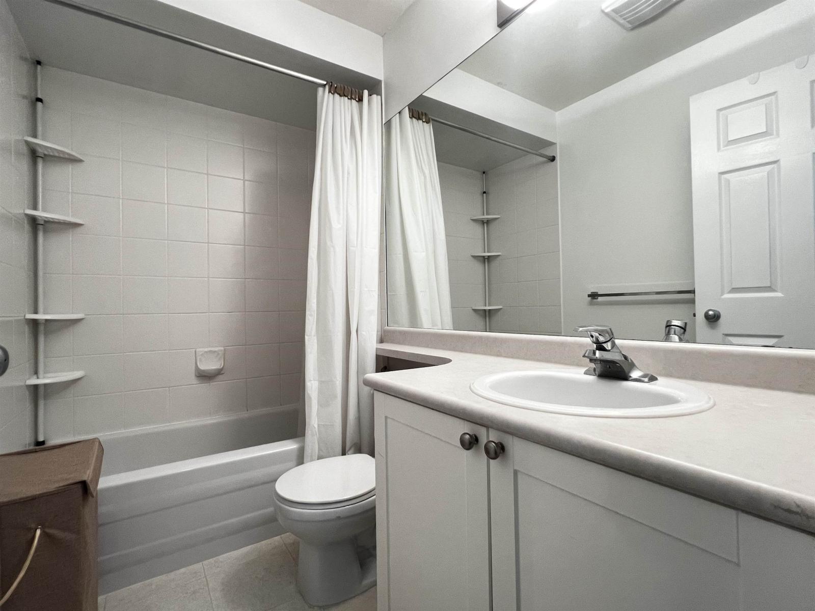 75 12110 75A Avenue, Surrey, BC - Indoor Photo Showing Bathroom