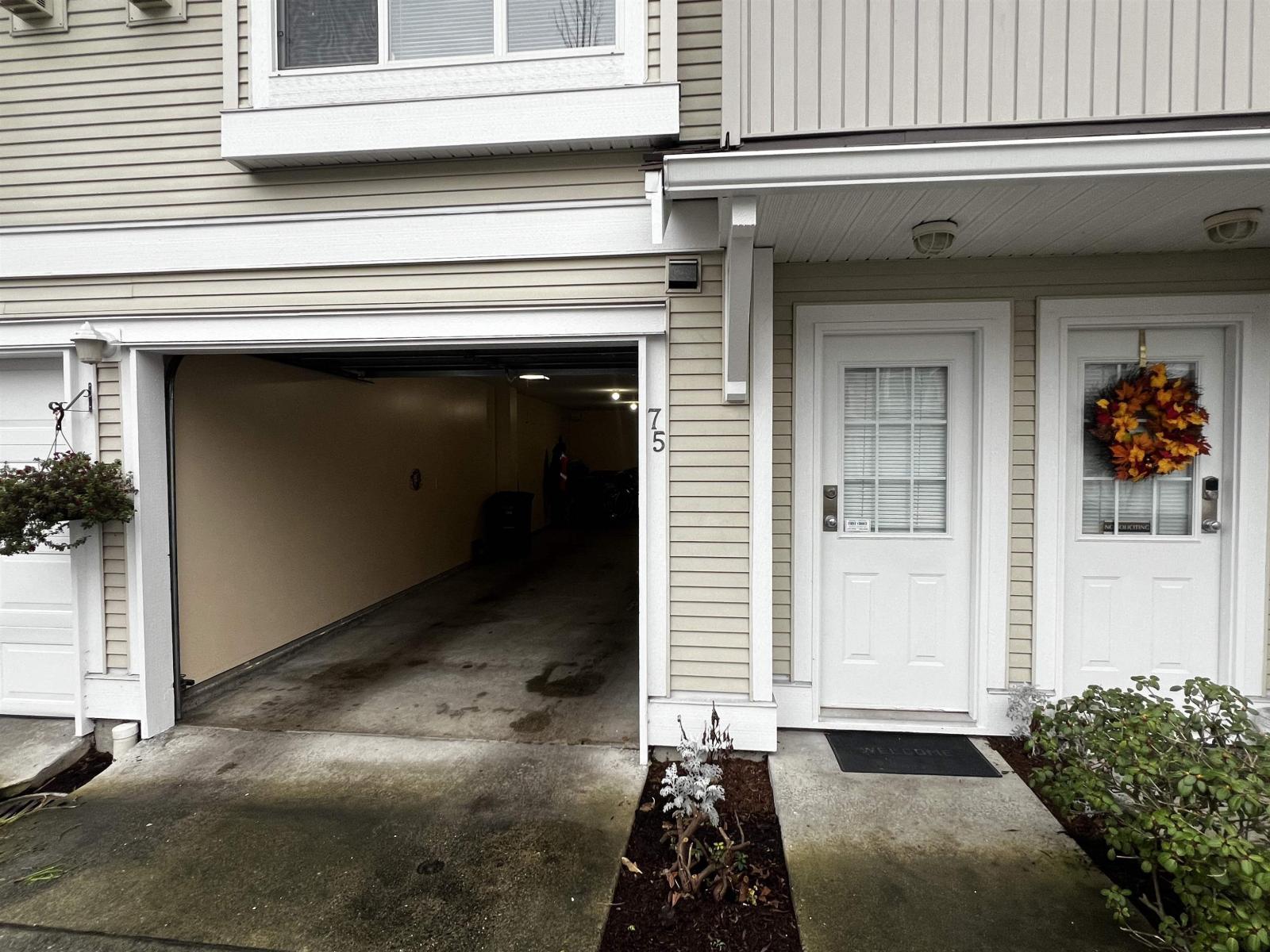 75 12110 75A Avenue, Surrey, BC - Outdoor