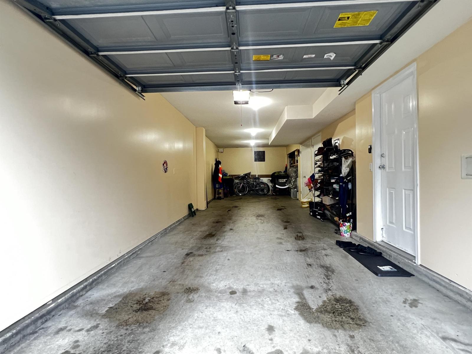 75 12110 75A Avenue, Surrey, BC - Indoor Photo Showing Garage