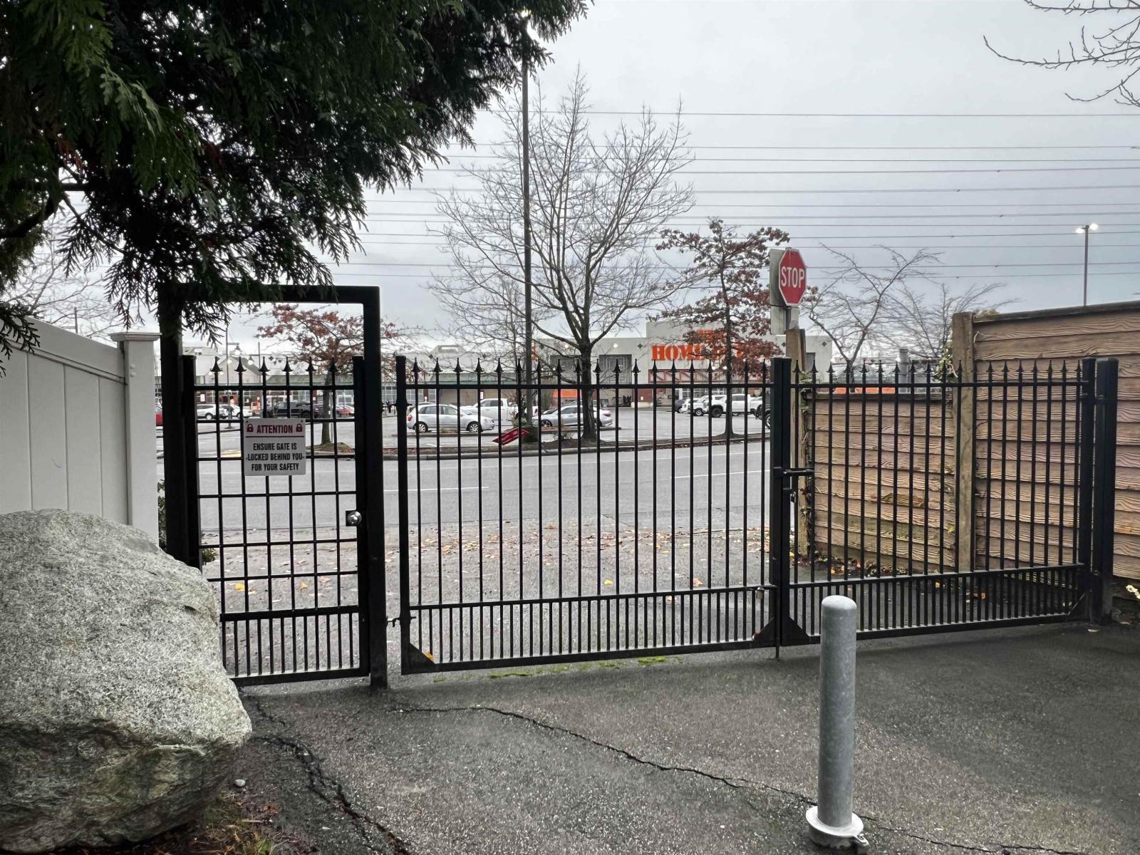 75 12110 75A Avenue, Surrey, BC - Outdoor