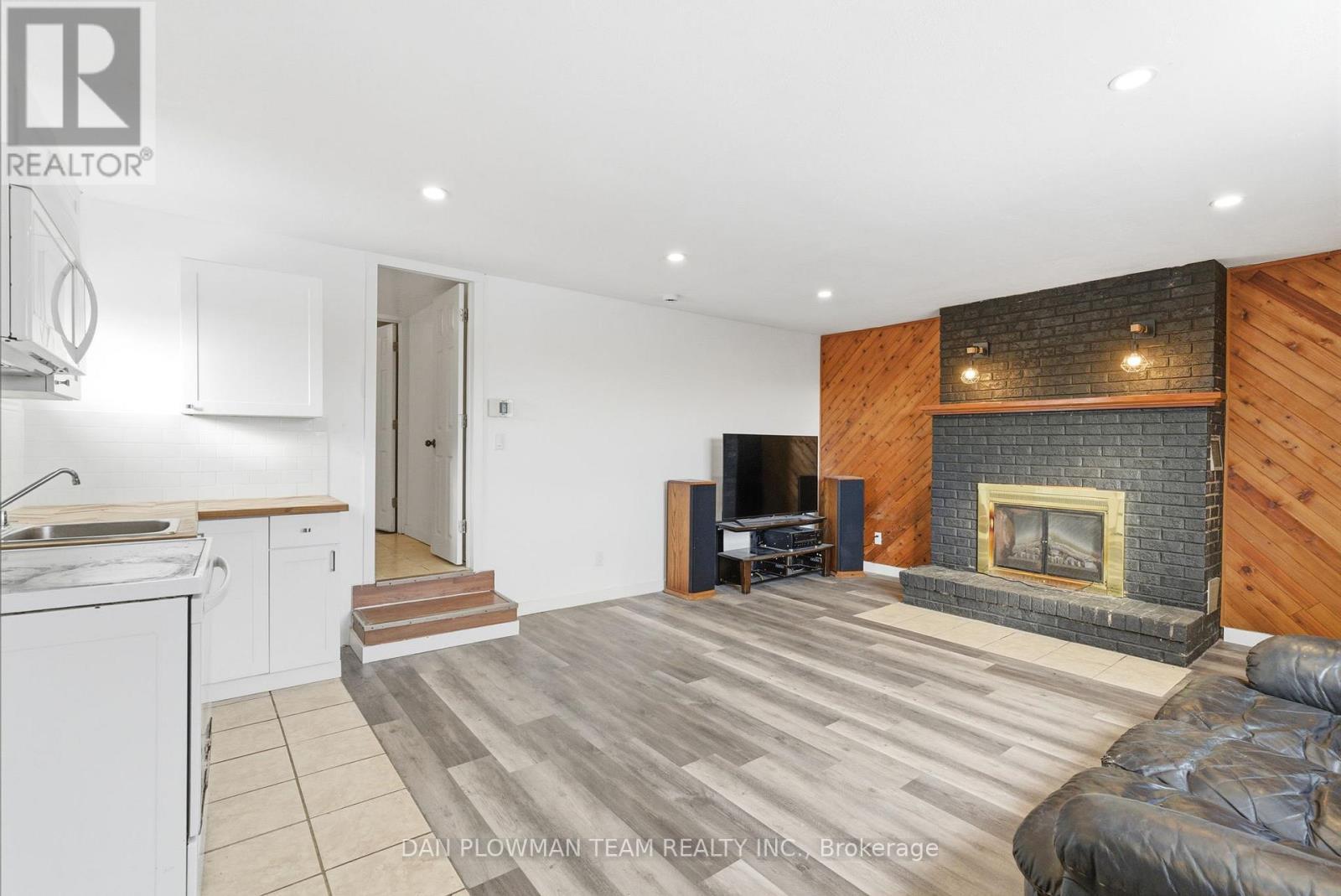 121 Dorset Street E, Port Hope, ON - Indoor With Fireplace