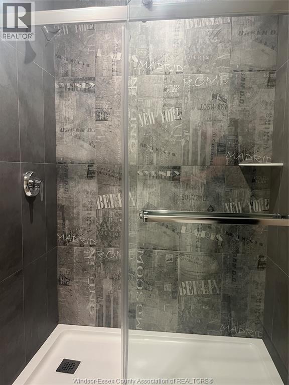 531 Pelissier Street Unit# 405, Windsor, ON - Indoor Photo Showing Bathroom