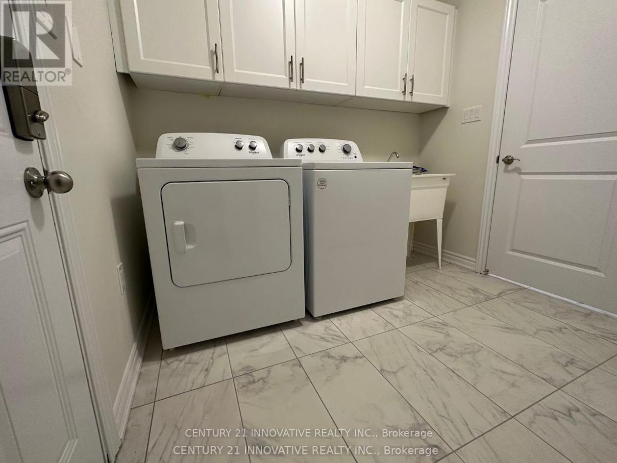 17 Gilham Way, Brant, ON - Indoor Photo Showing Laundry Room