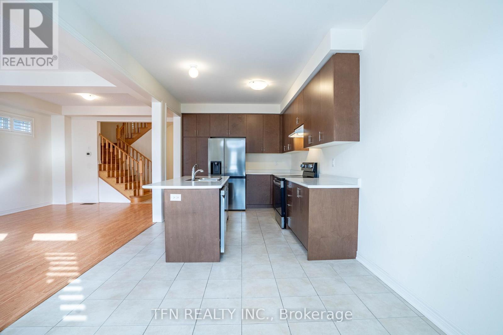 42 Ebenezer Drive, Hamilton, ON - Indoor Photo Showing Kitchen