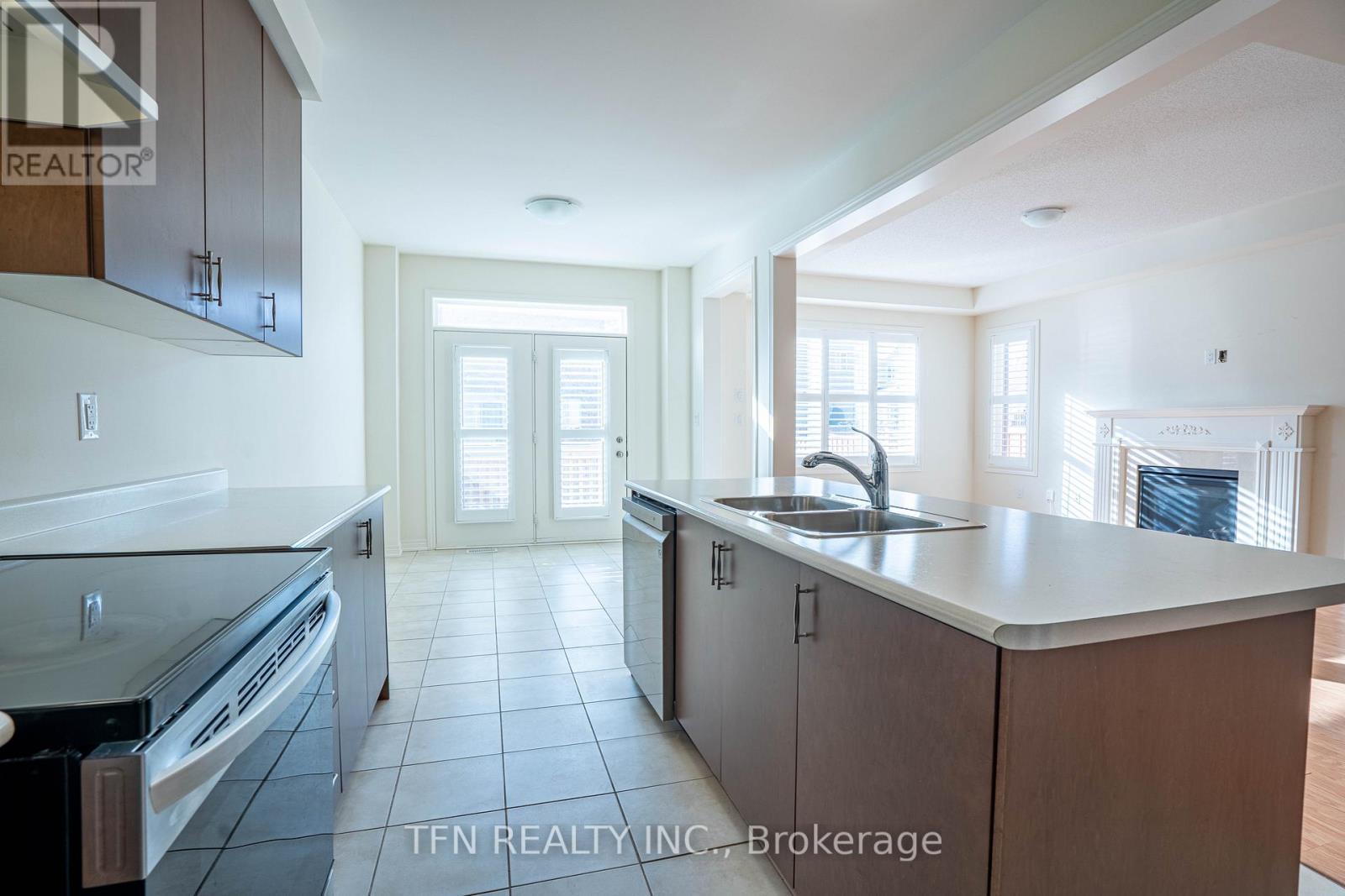 42 Ebenezer Drive, Hamilton, ON - Indoor Photo Showing Kitchen With Double Sink