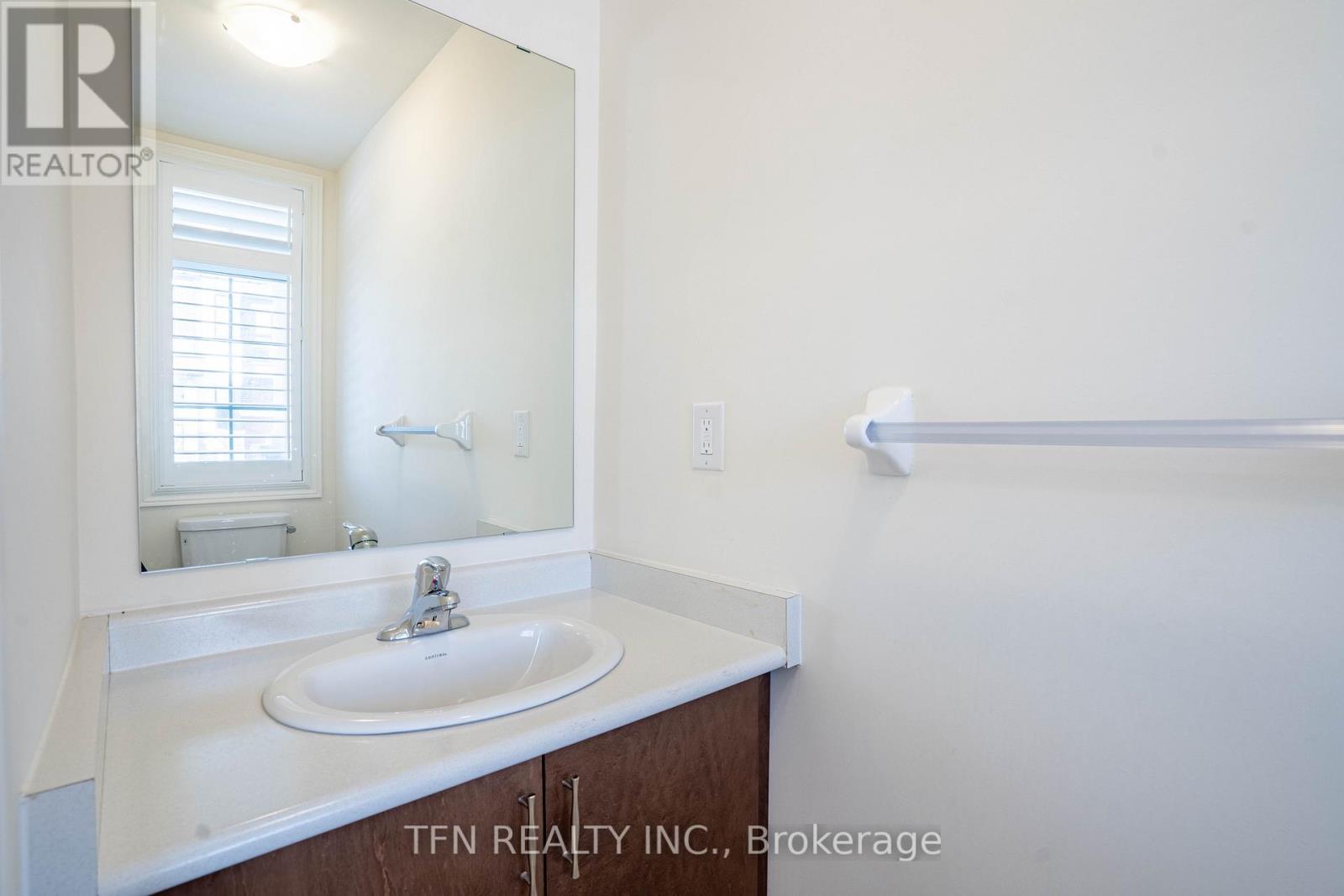 42 Ebenezer Drive, Hamilton, ON - Indoor Photo Showing Bathroom