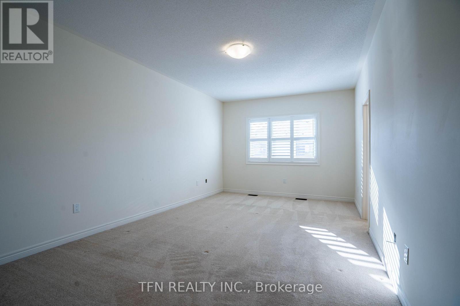 42 Ebenezer Drive, Hamilton, ON - Indoor Photo Showing Other Room
