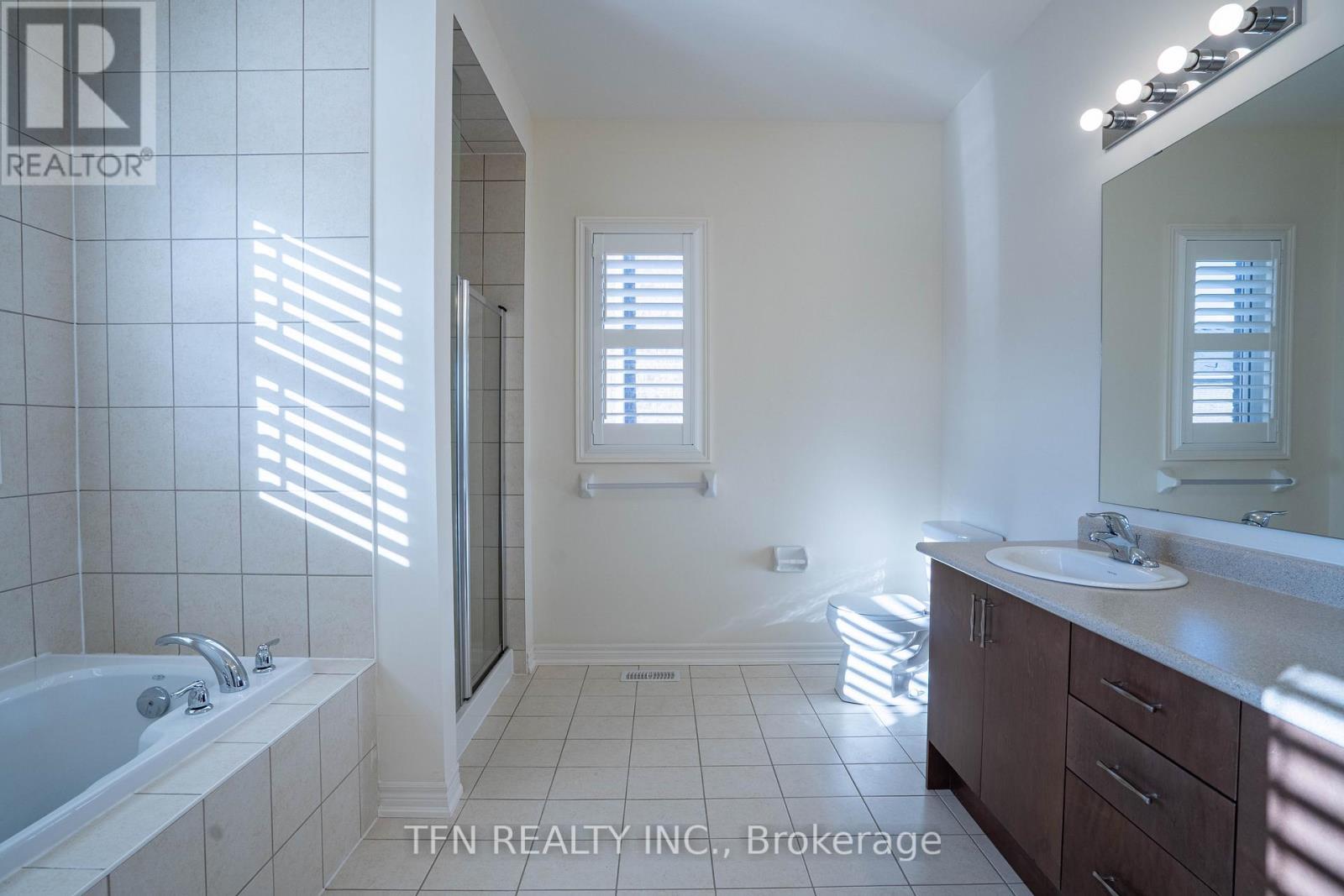 42 Ebenezer Drive, Hamilton, ON - Indoor Photo Showing Bathroom
