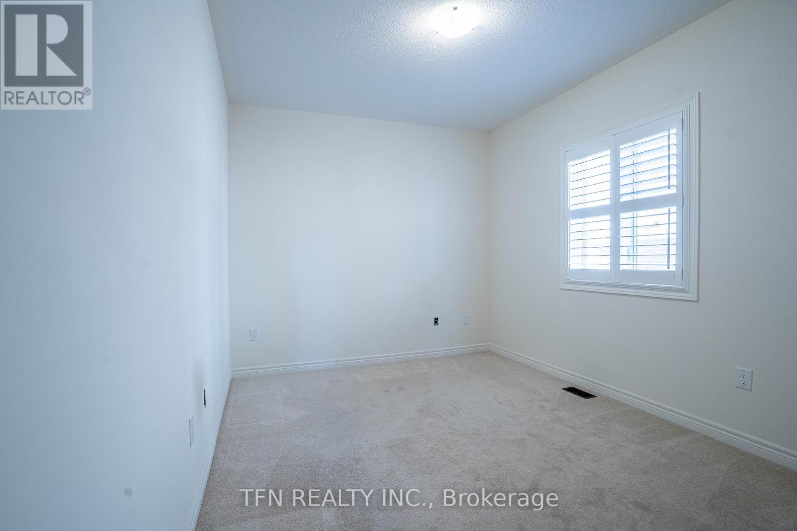 42 Ebenezer Drive, Hamilton, ON - Indoor Photo Showing Other Room