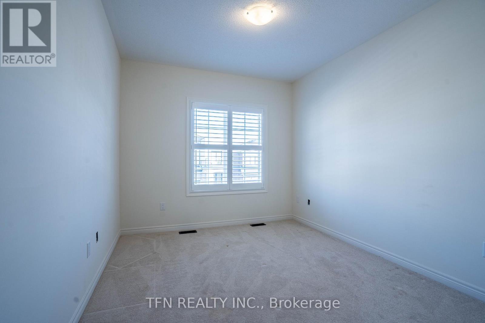 42 Ebenezer Drive, Hamilton, ON - Indoor Photo Showing Other Room