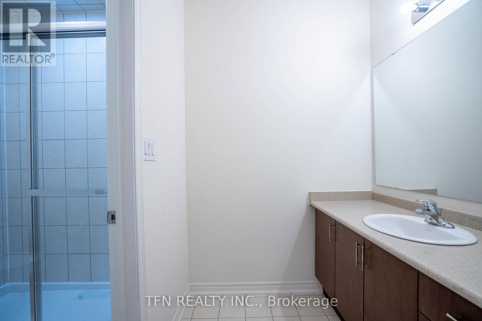42 Ebenezer Drive, Hamilton, ON - Indoor Photo Showing Bathroom