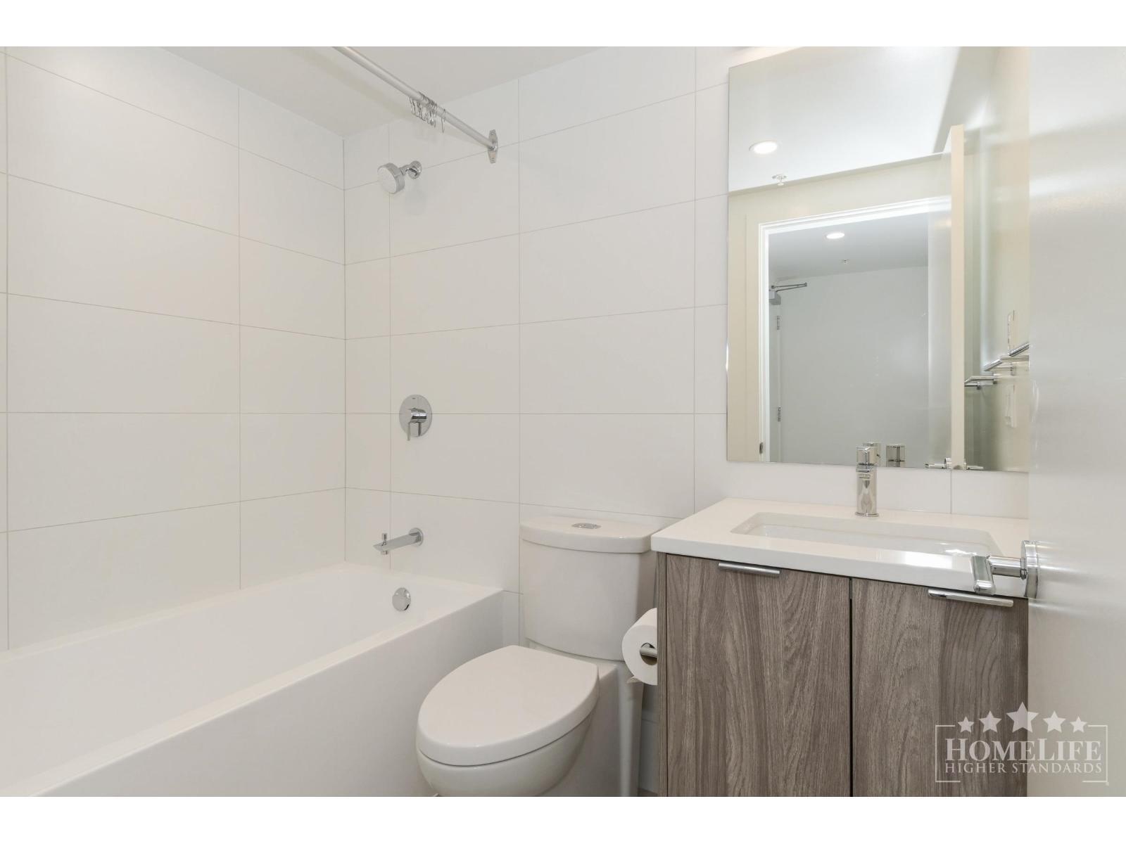 2908 13675 107A Avenue, Surrey, BC - Indoor Photo Showing Bathroom