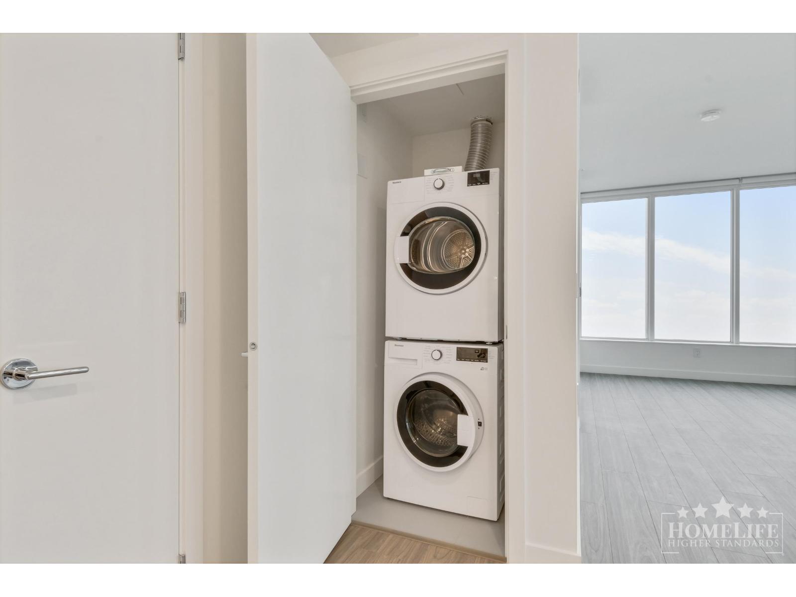 2908 13675 107A Avenue, Surrey, BC - Indoor Photo Showing Laundry Room