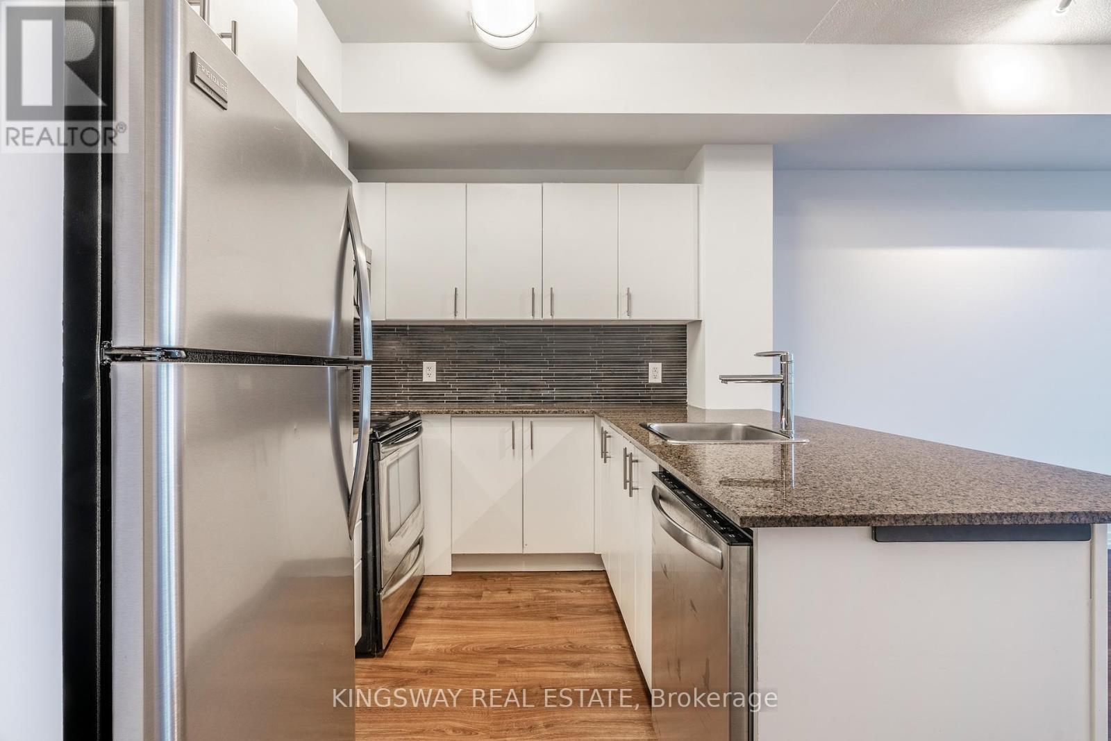 25 Cole Street, Toronto, ON - Indoor Photo Showing Kitchen With Upgraded Kitchen