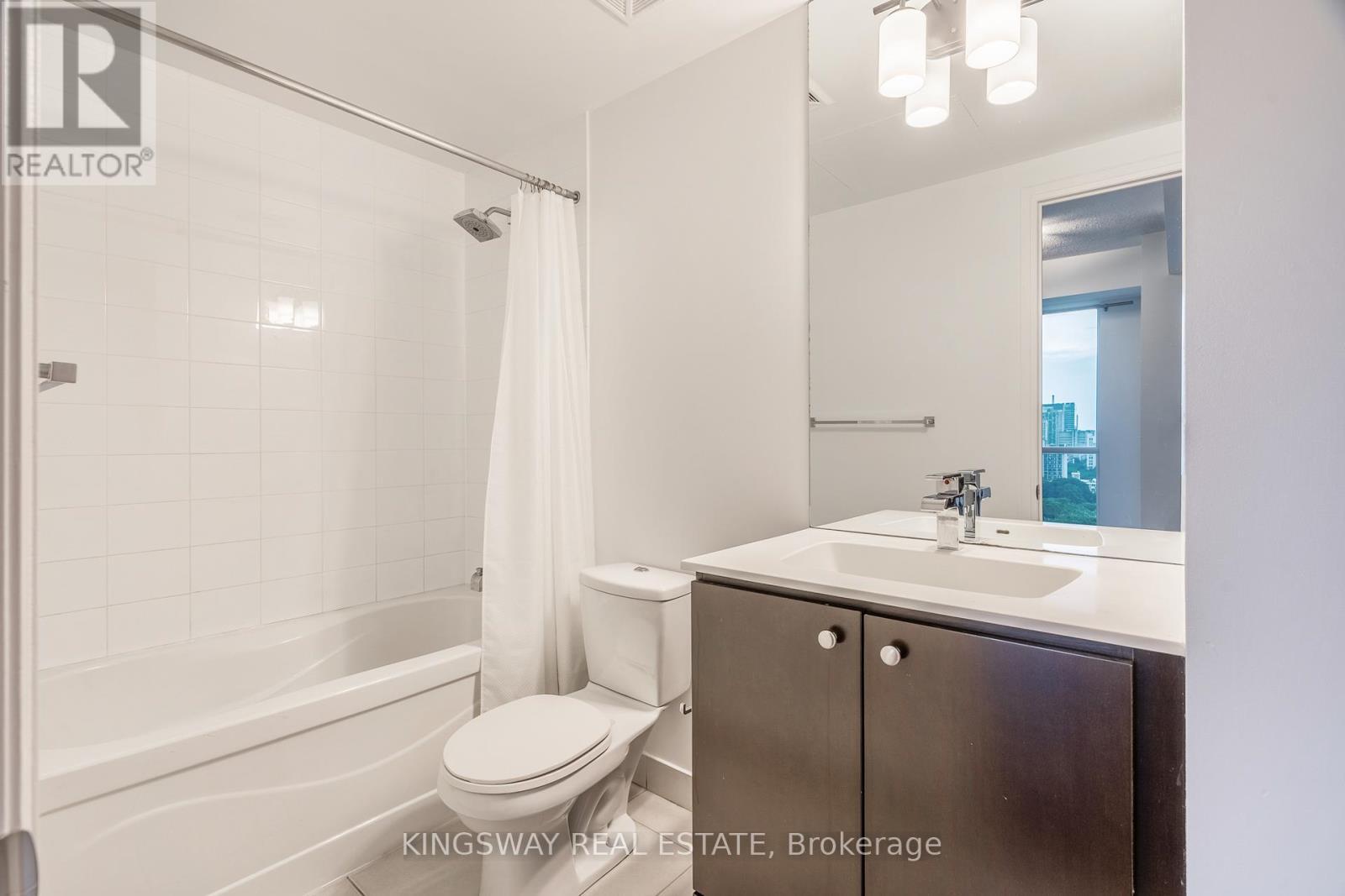 25 Cole Street, Toronto, ON - Indoor Photo Showing Bathroom
