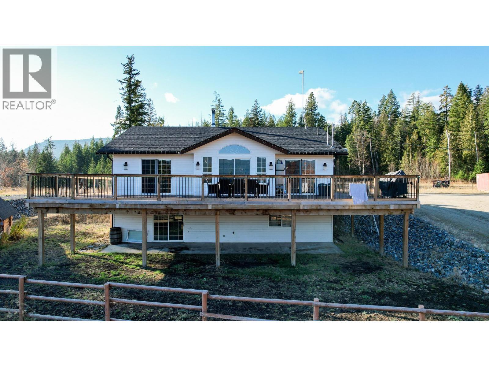 2086 Yankee Flats Road, Salmon Arm, BC - Outdoor With Deck Patio Veranda