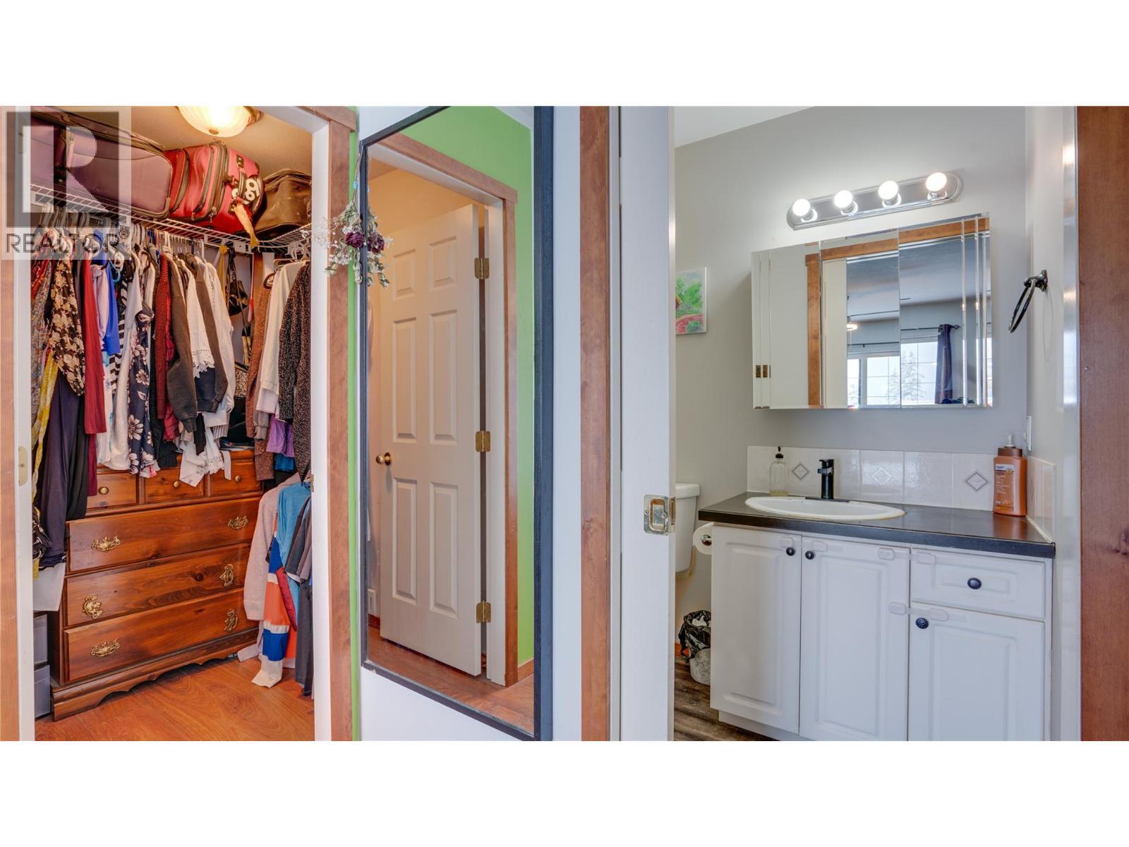 2086 Yankee Flats Road, Salmon Arm, BC - Indoor