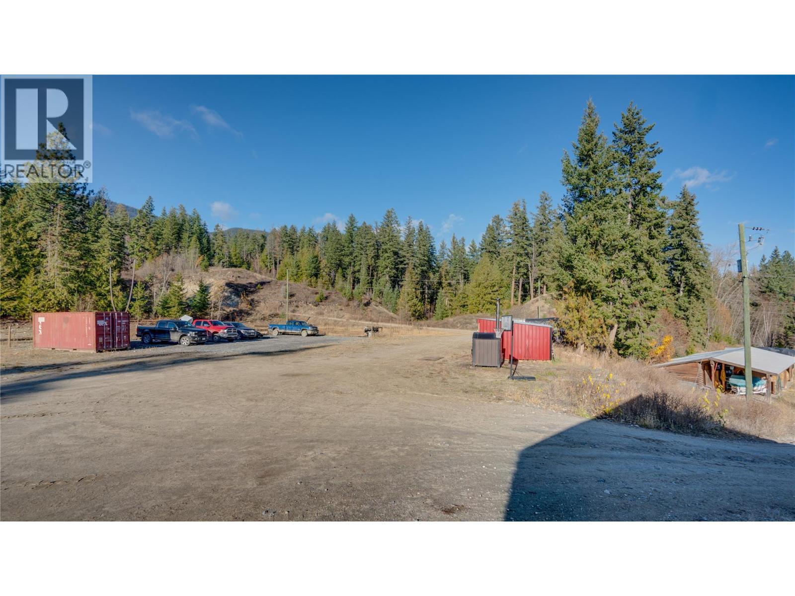 2086 Yankee Flats Road, Salmon Arm, BC - Outdoor
