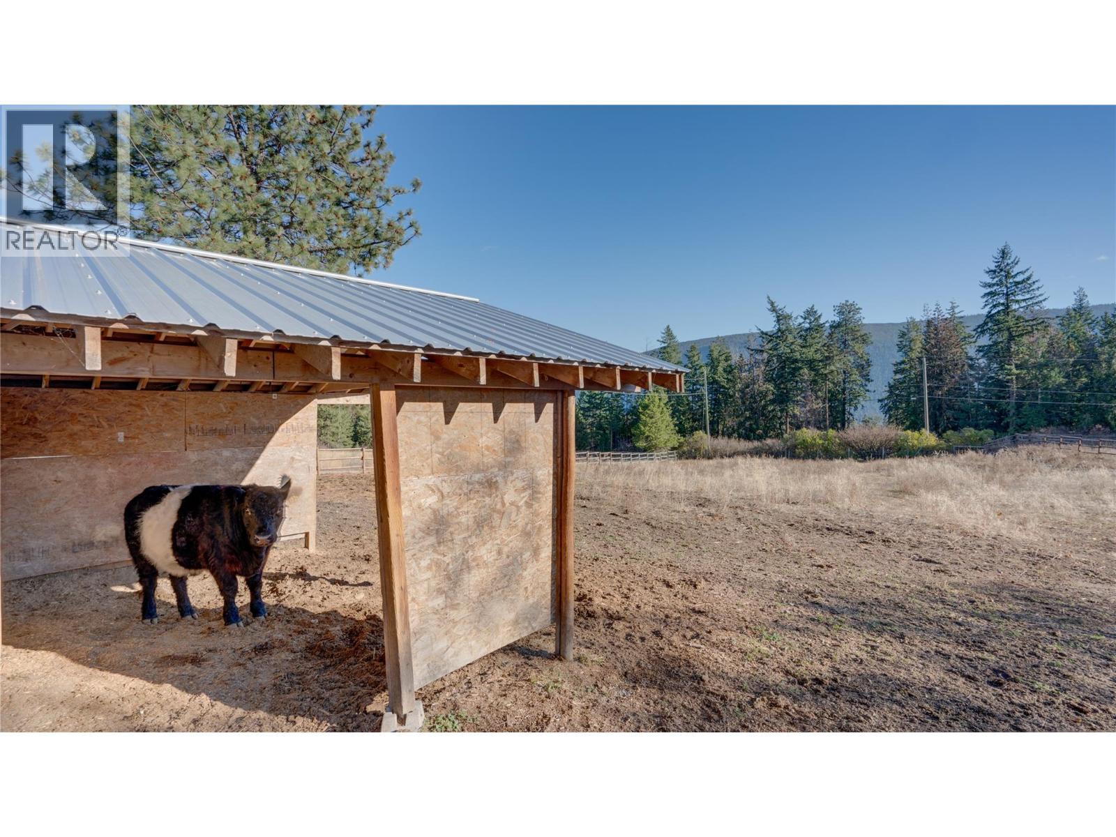 2086 Yankee Flats Road, Salmon Arm, BC - Outdoor