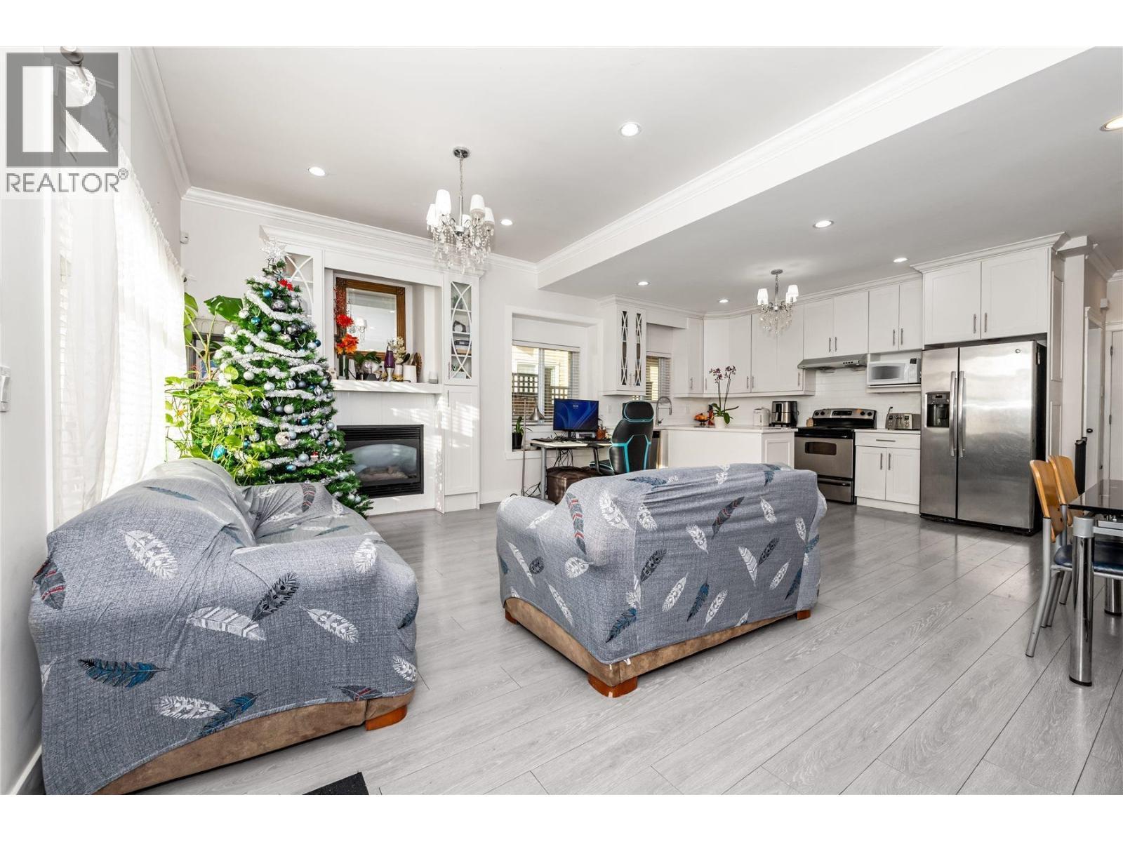 5461 Manor Street, Burnaby, BC - Indoor