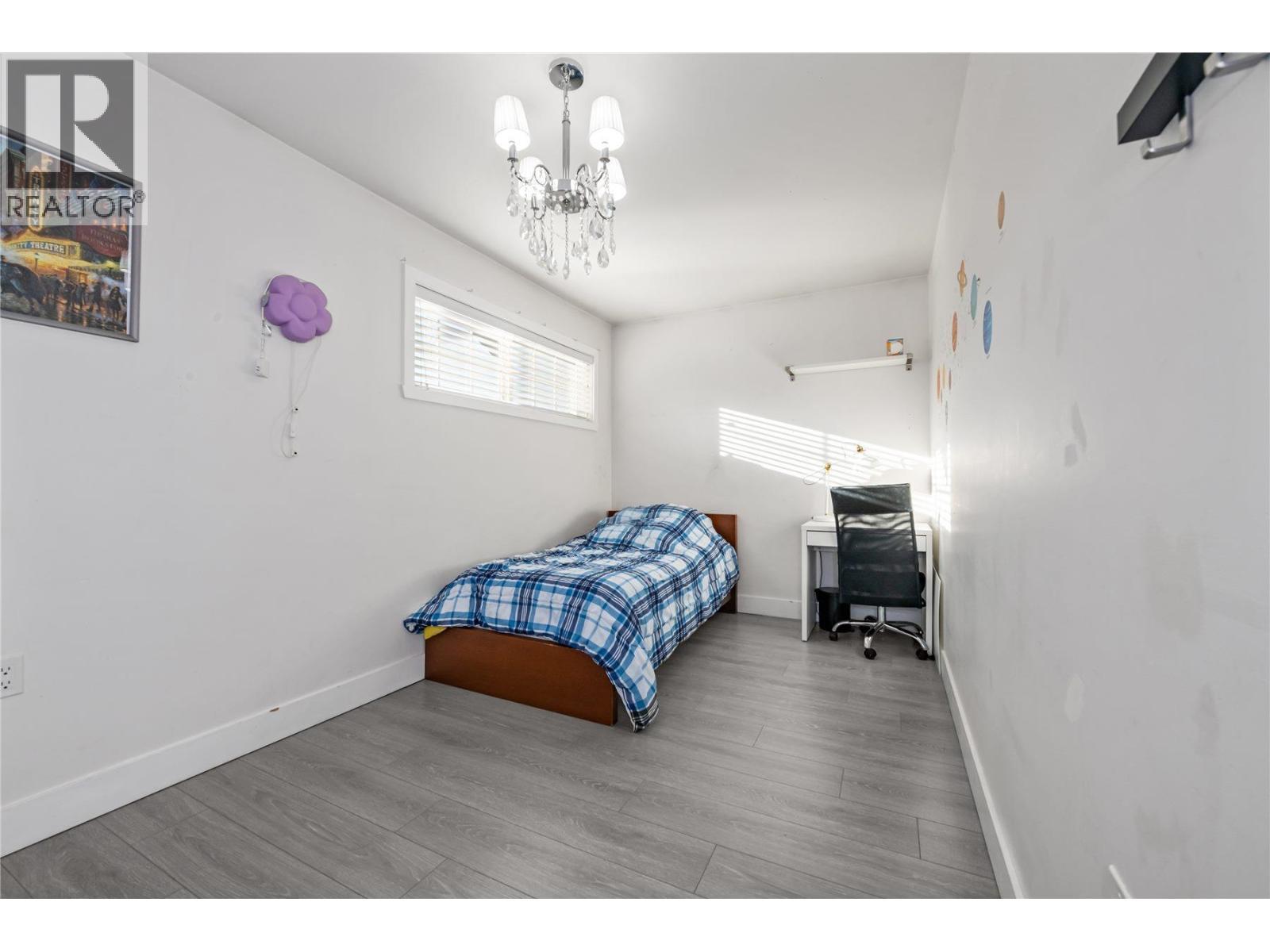 5461 Manor Street, Burnaby, BC - Indoor Photo Showing Bedroom