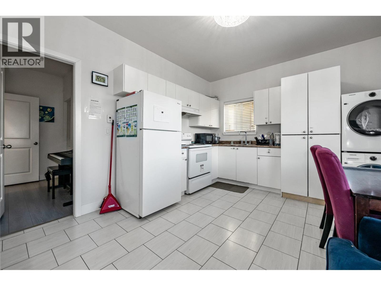 5461 Manor Street, Burnaby, BC - Indoor