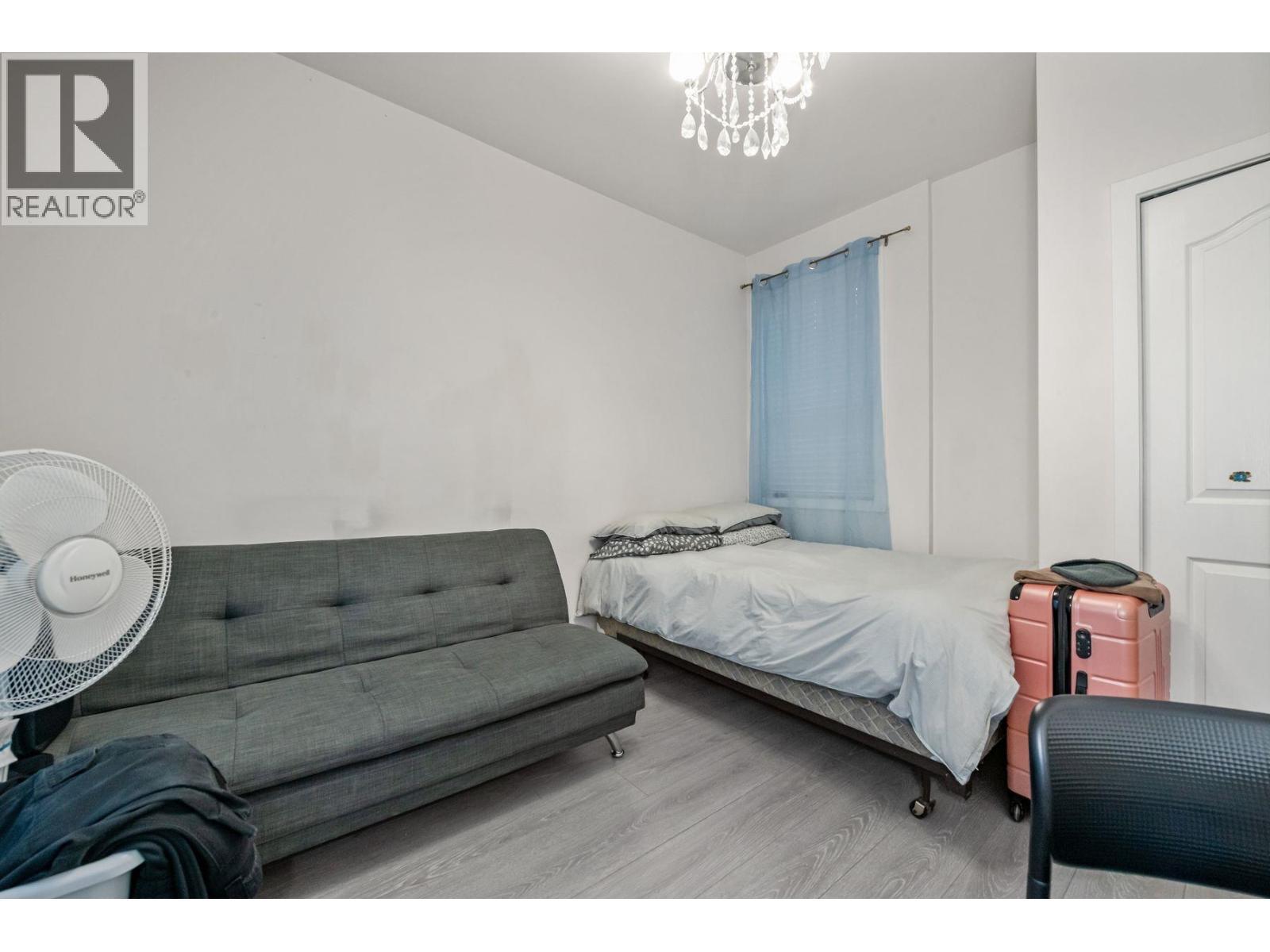 5461 Manor Street, Burnaby, BC - Indoor Photo Showing Bedroom