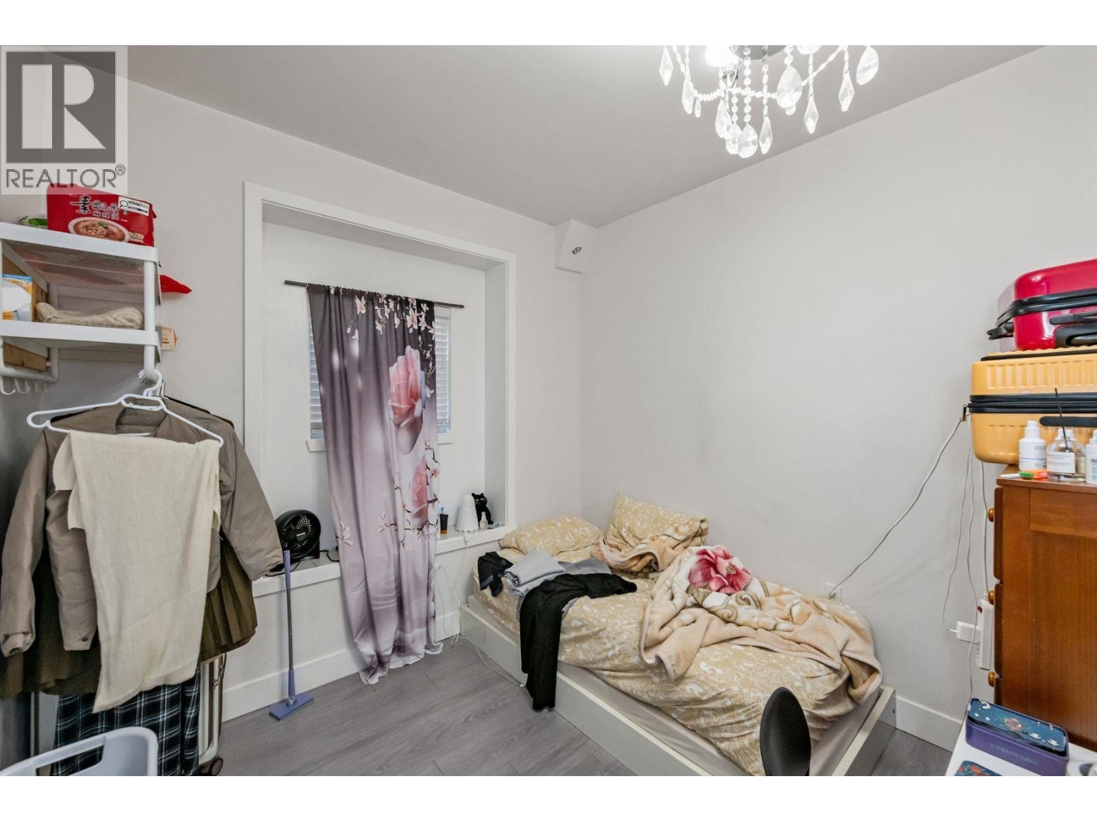 5461 Manor Street, Burnaby, BC - Indoor