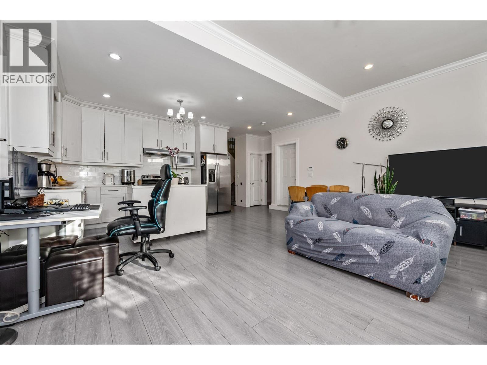 5461 Manor Street, Burnaby, BC - Indoor