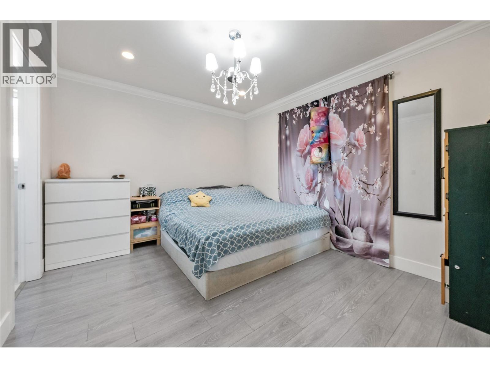 5461 Manor Street, Burnaby, BC - Indoor Photo Showing Bedroom