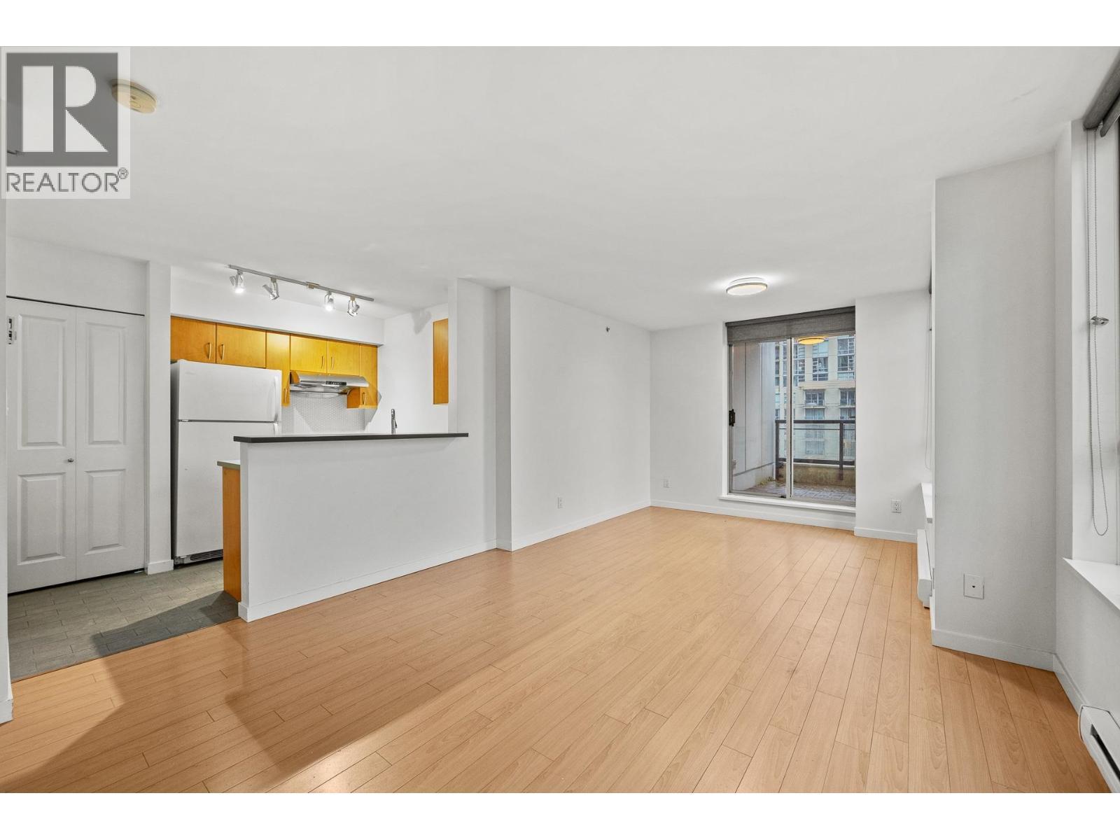 1804 1295 Richards Street, Vancouver, BC - Indoor Photo Showing Kitchen