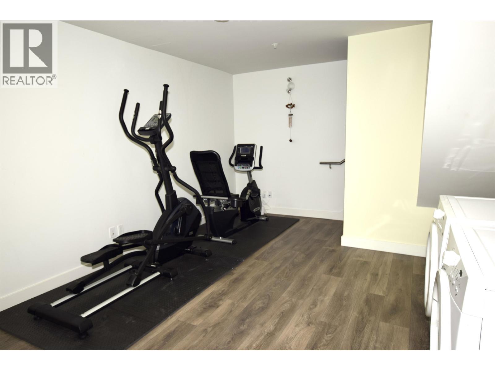 759 W 41St Avenue, Vancouver, BC - Indoor Photo Showing Gym Room