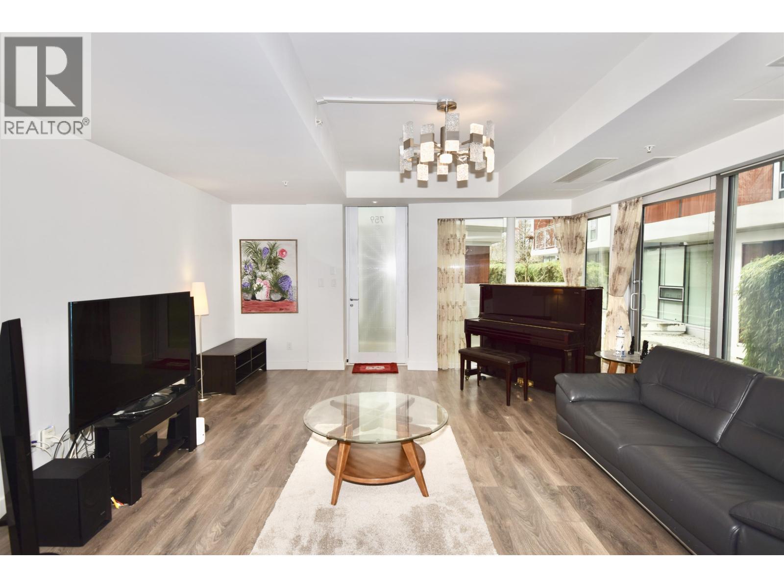759 W 41St Avenue, Vancouver, BC - Indoor Photo Showing Living Room