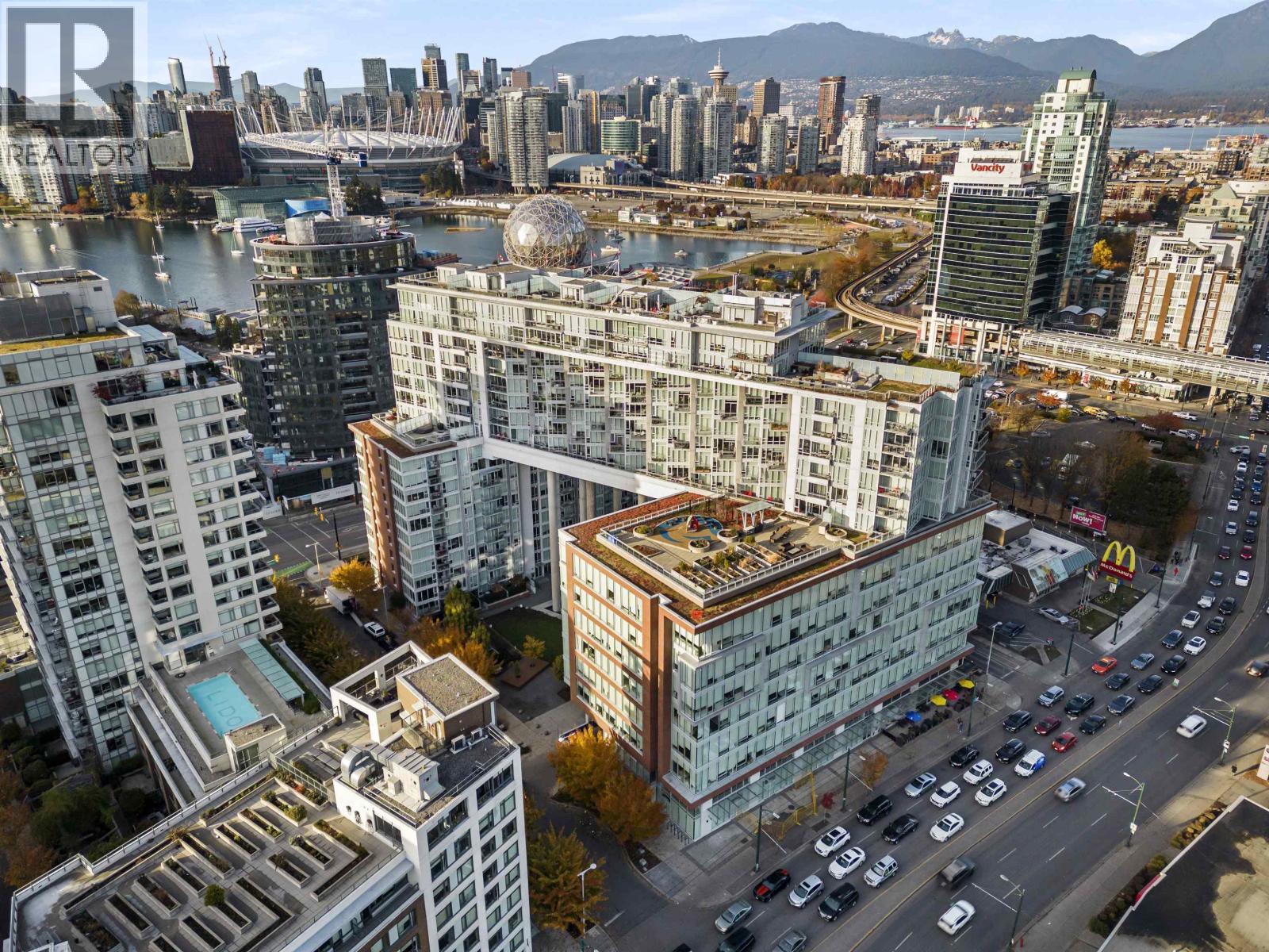 206 1618 Quebec Street, Vancouver, BC - Outdoor With View