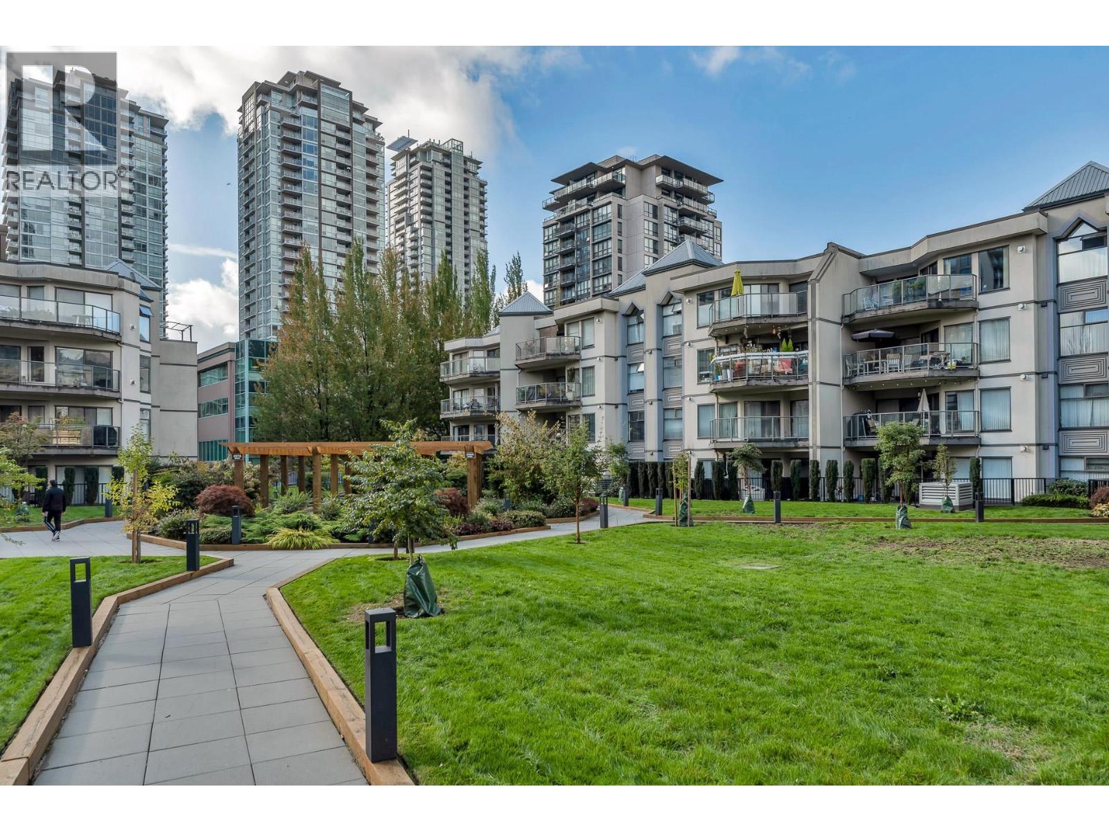 208 2968 Burlington Drive, Coquitlam, BC - Outdoor With Facade