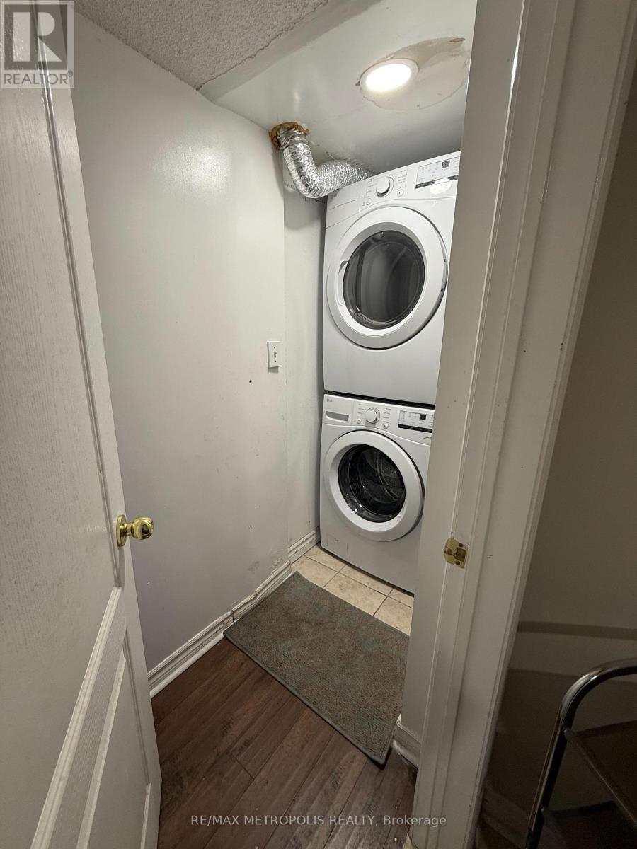 Bsmt - 106 Marydale Avenue, Markham, ON - Indoor Photo Showing Laundry Room
