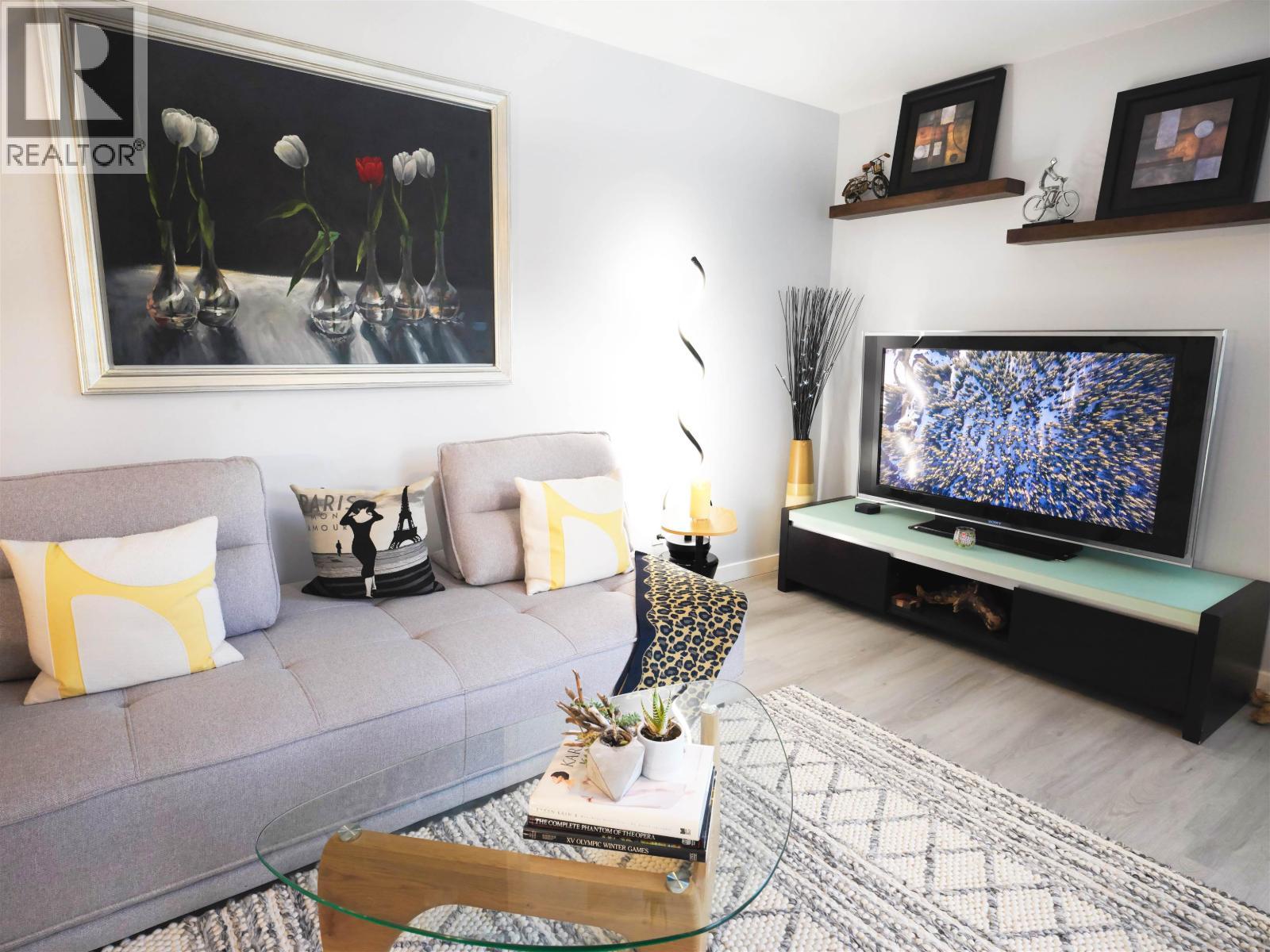 204 1550 Mariner Walk, Vancouver, BC - Indoor