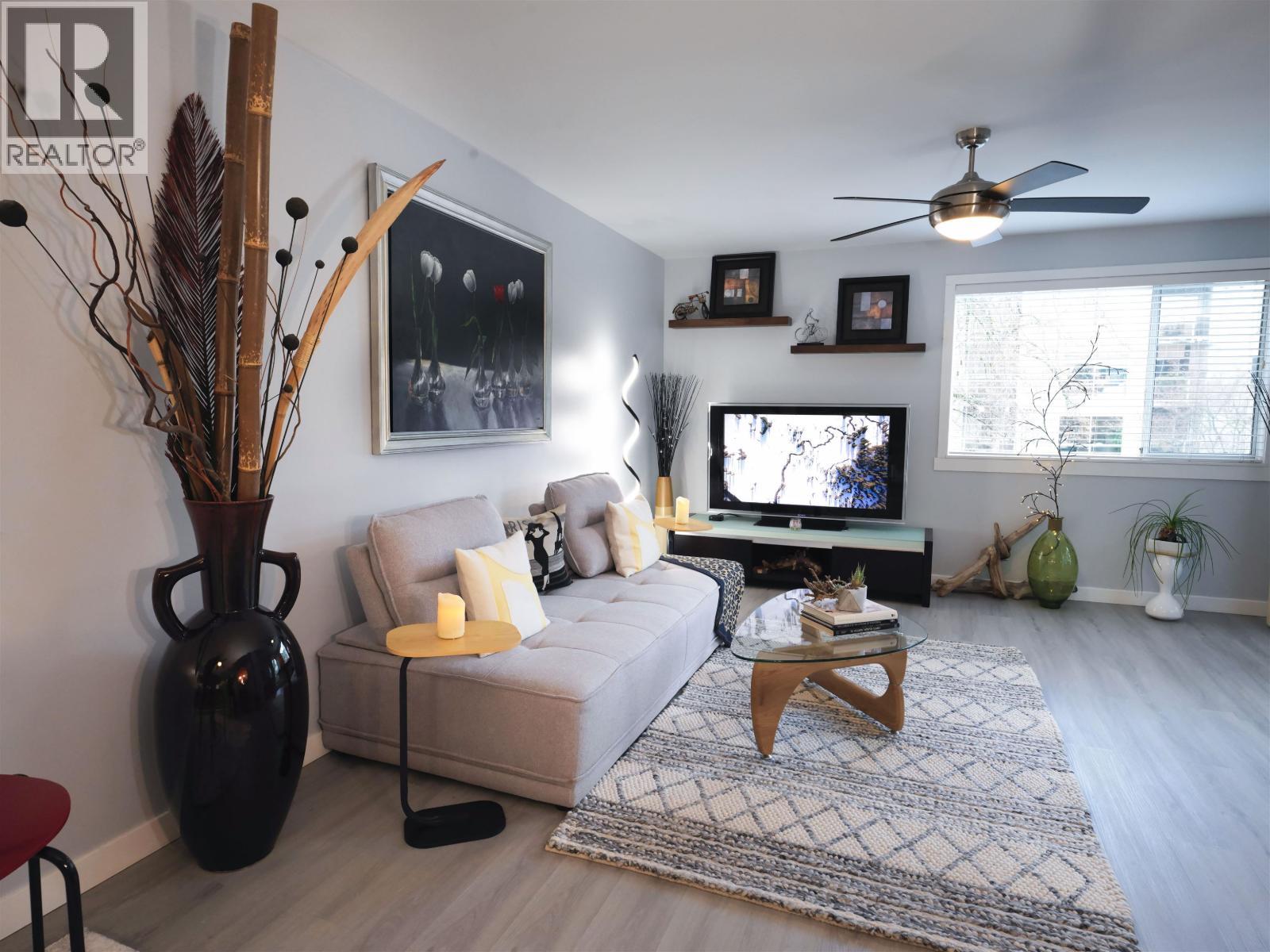 204 1550 Mariner Walk, Vancouver, BC - Indoor