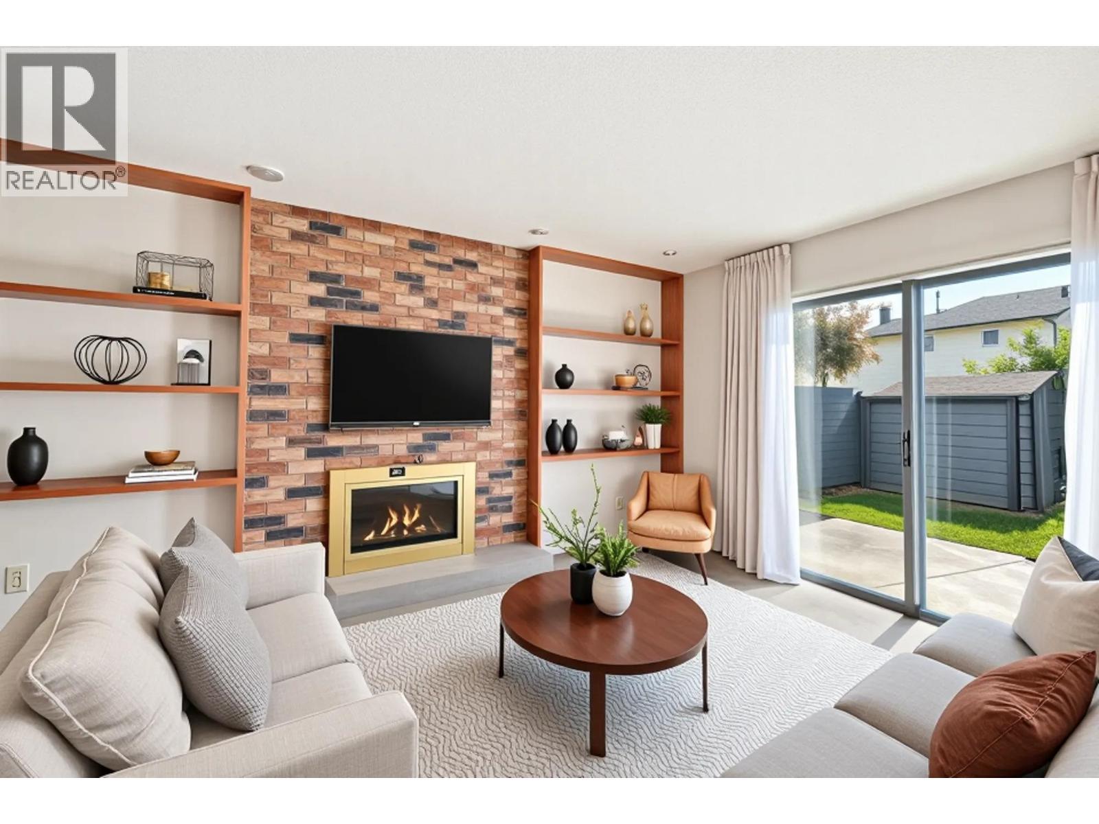 5202 Hollywood Drive, Richmond, BC - Indoor Photo Showing Living Room With Fireplace