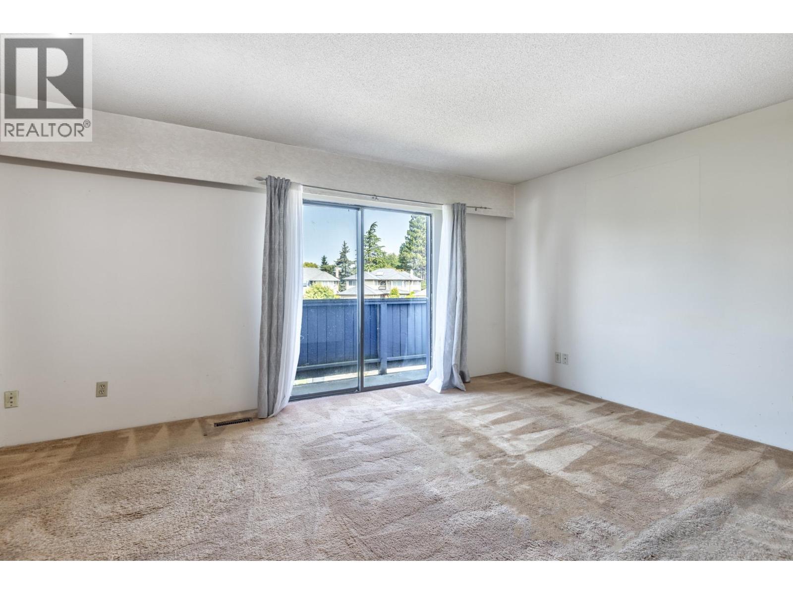 5202 Hollywood Drive, Richmond, BC - Indoor Photo Showing Other Room