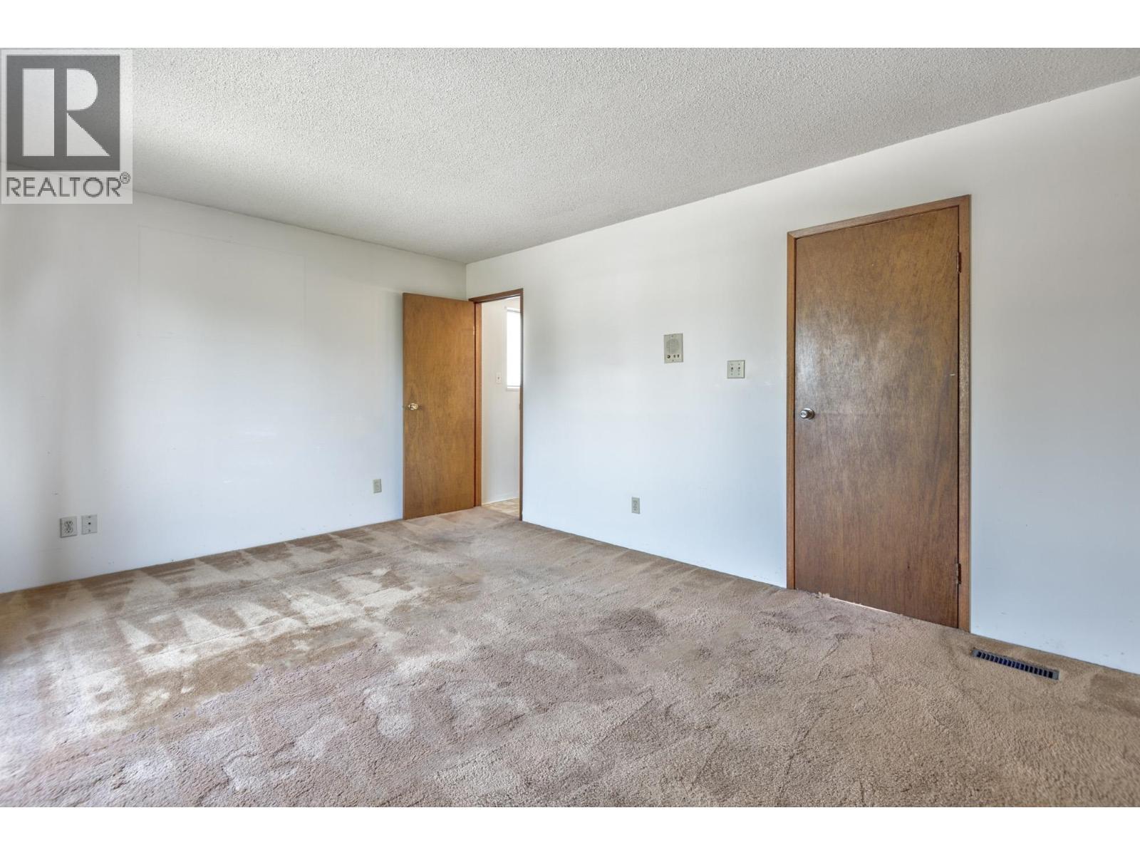 5202 Hollywood Drive, Richmond, BC - Indoor Photo Showing Other Room