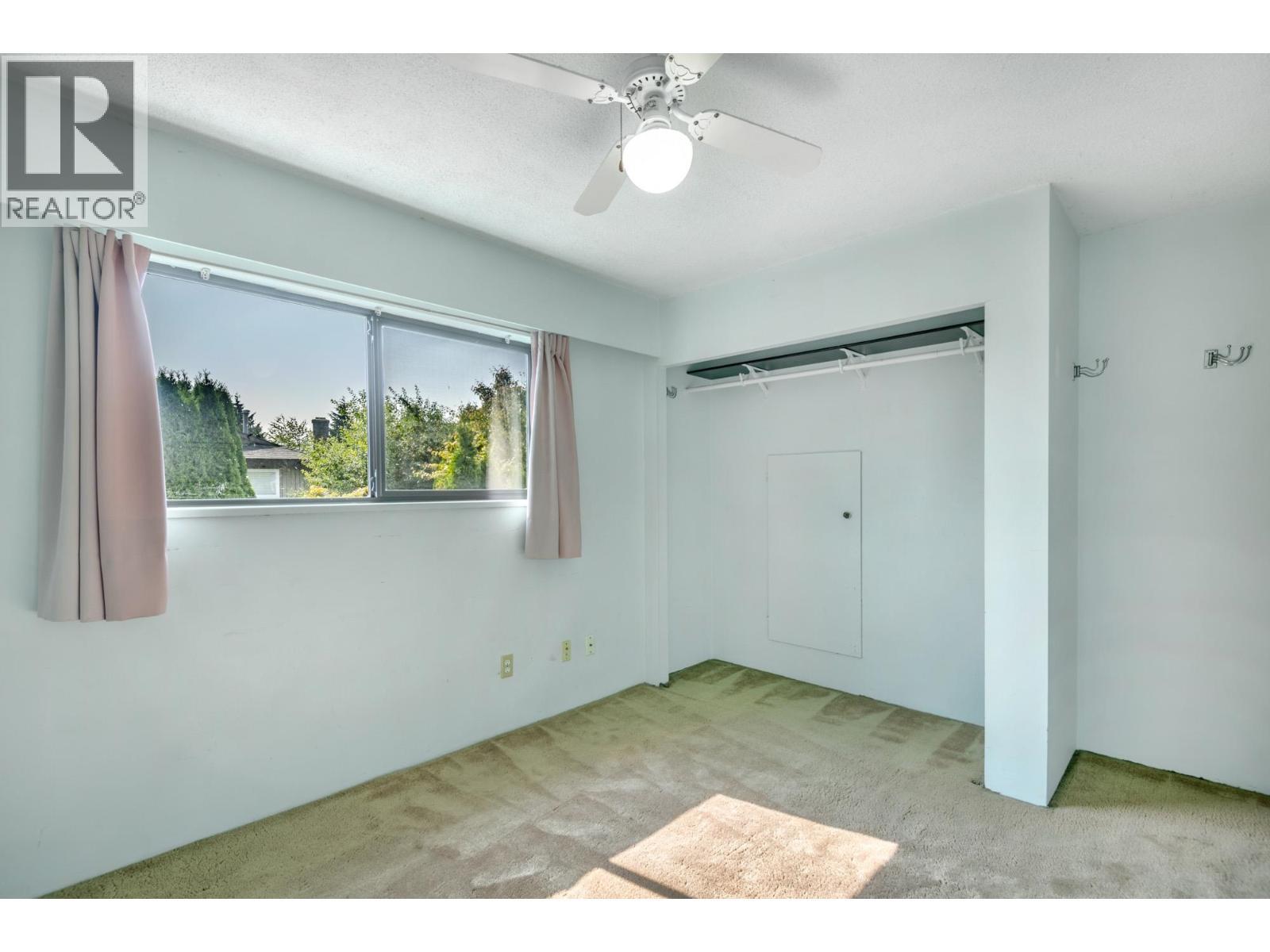 5202 Hollywood Drive, Richmond, BC - Indoor Photo Showing Other Room
