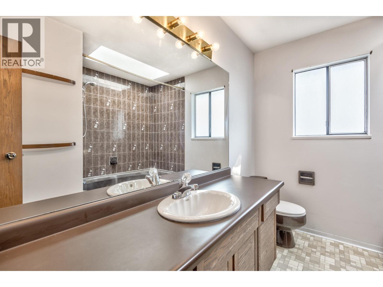 5202 Hollywood Drive, Richmond, BC - Indoor Photo Showing Bathroom